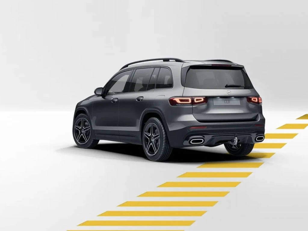 Mercedes-Benz-GLB 200 d-image-4