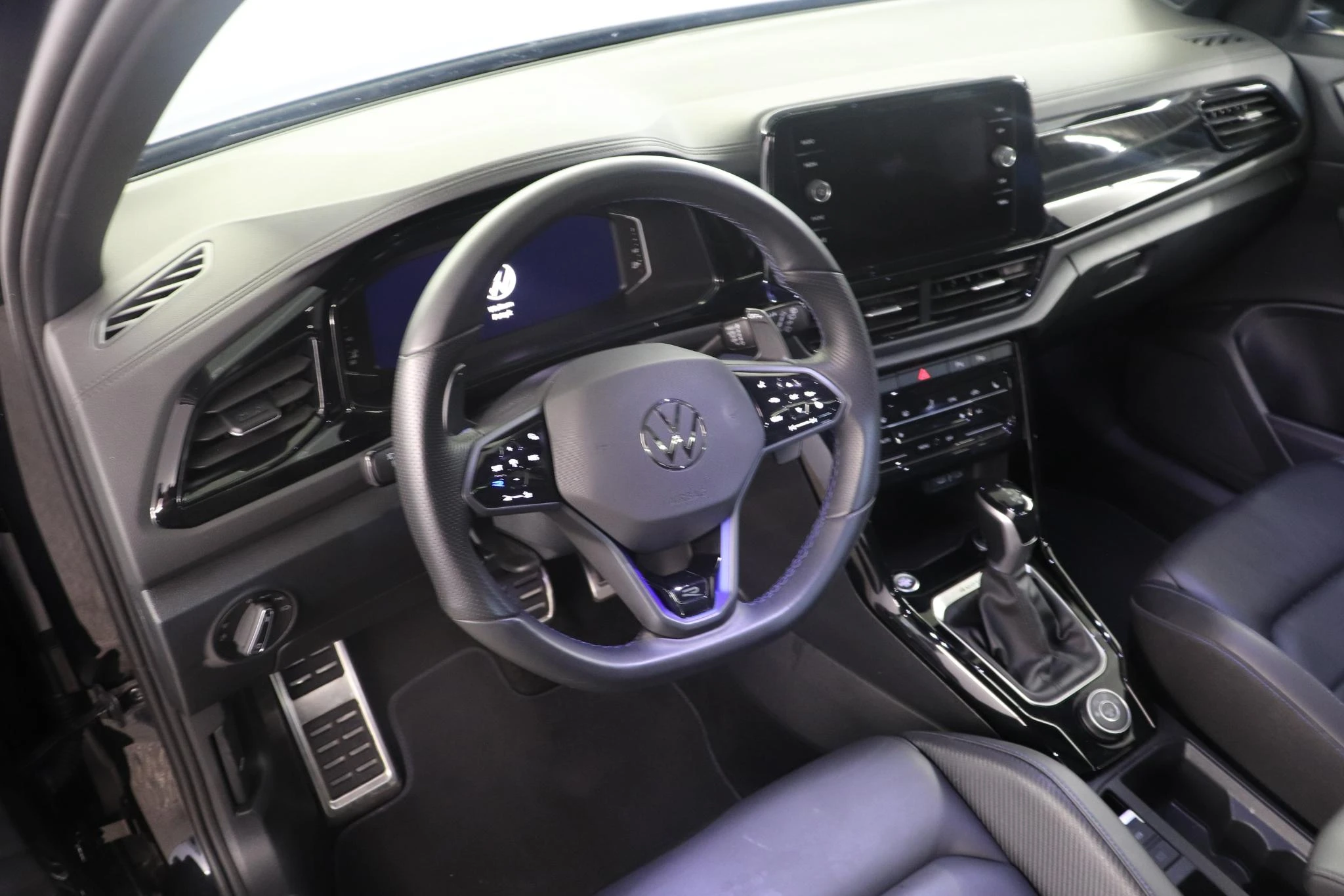 Volkswagen-T-Roc-image-6