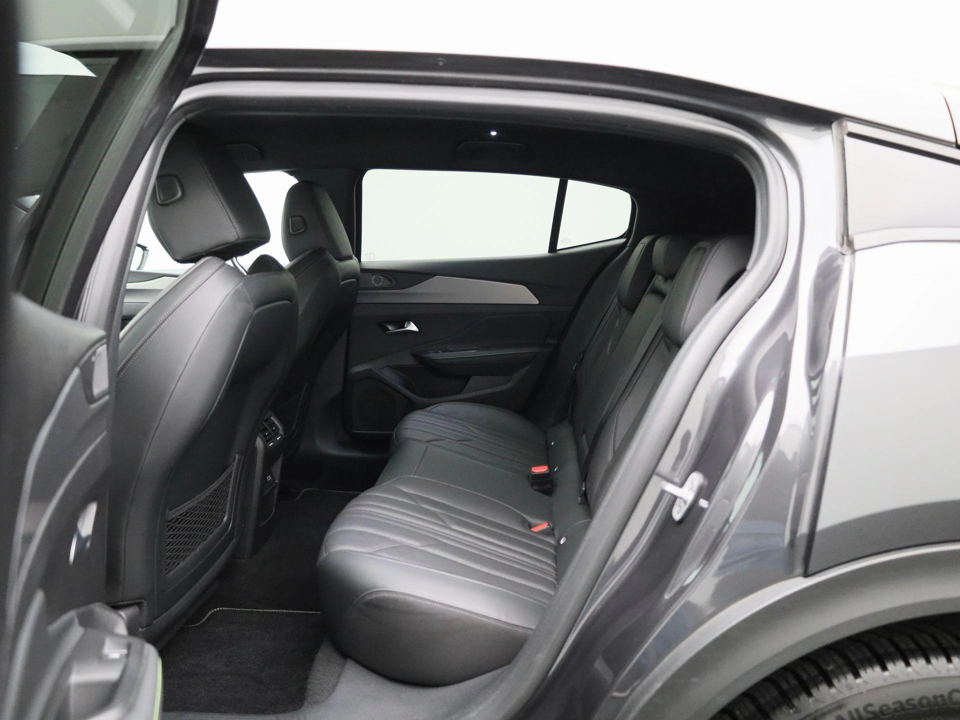 Peugeot-408-image-9