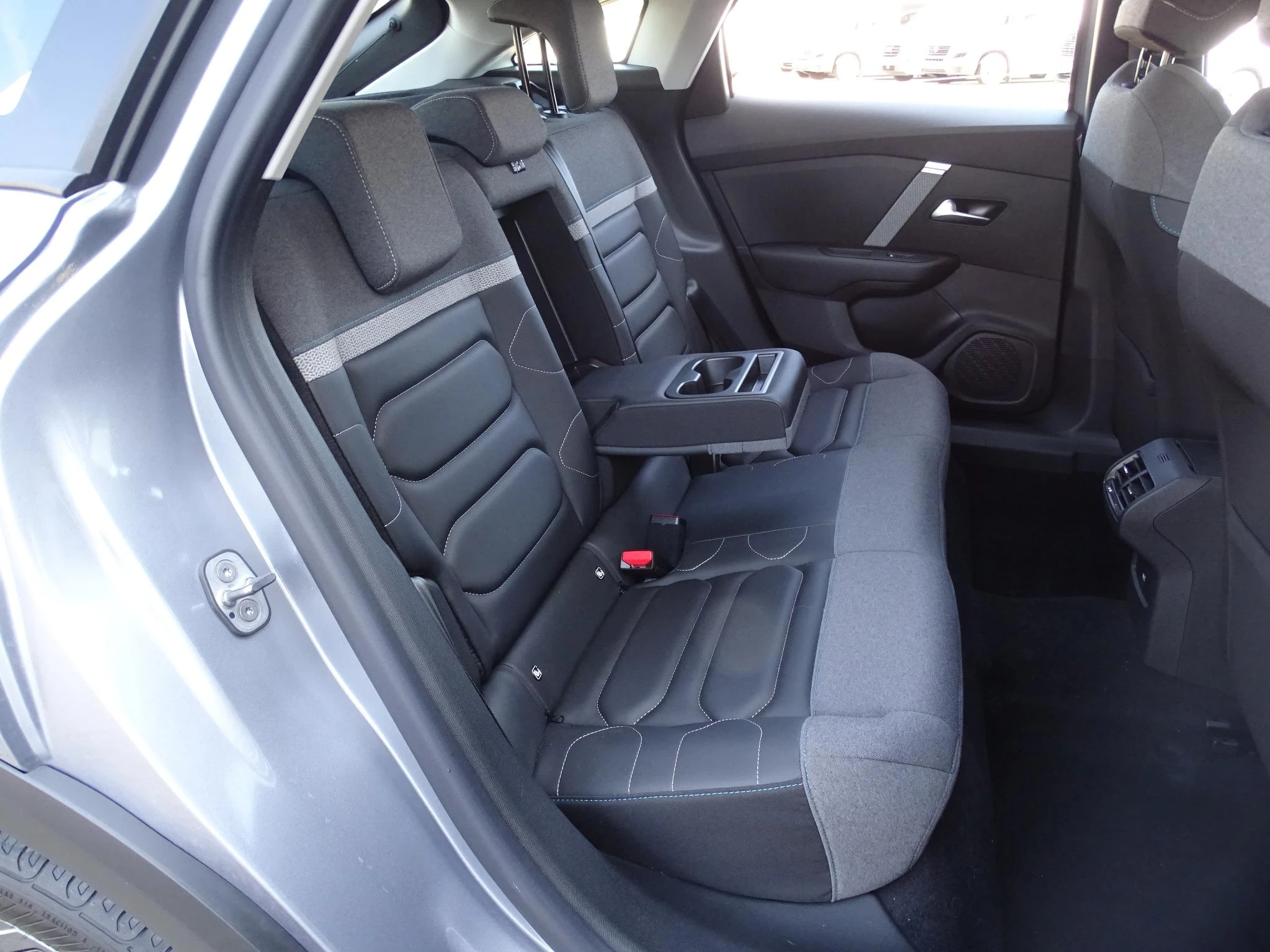 Citroën C4 1.2 Hybride 136 ë-DCS6 BUSINESS EDITION