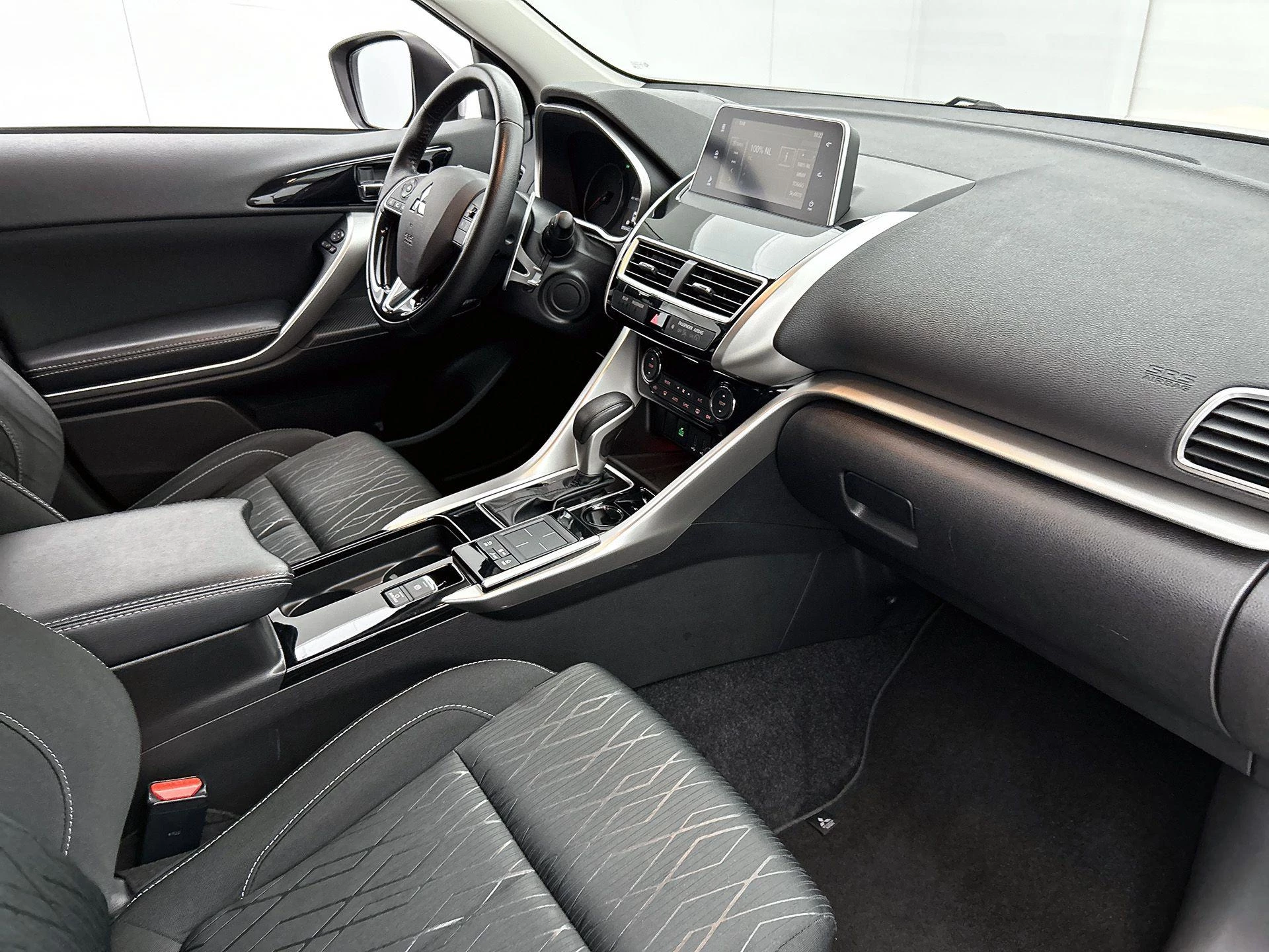 Mitsubishi-Eclipse Cross-image-17