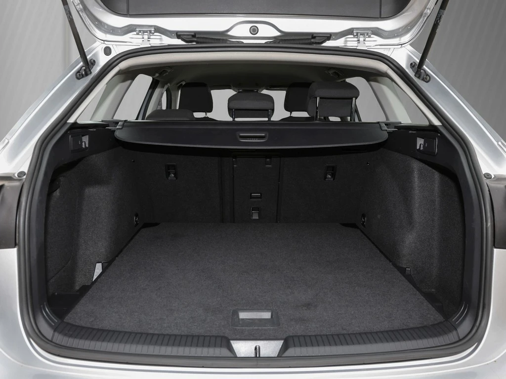 Volkswagen-Golf-image-5