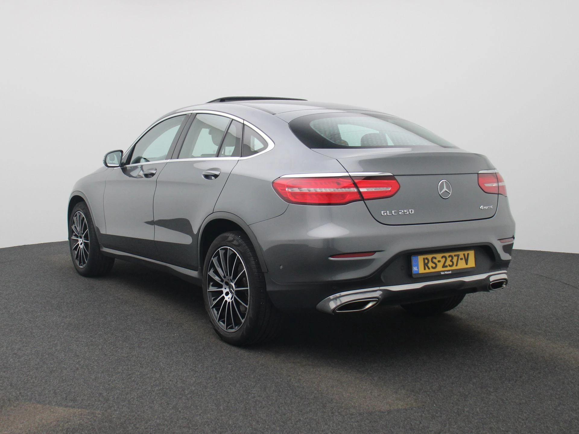 Mercedes-Benz-GLC-image-1