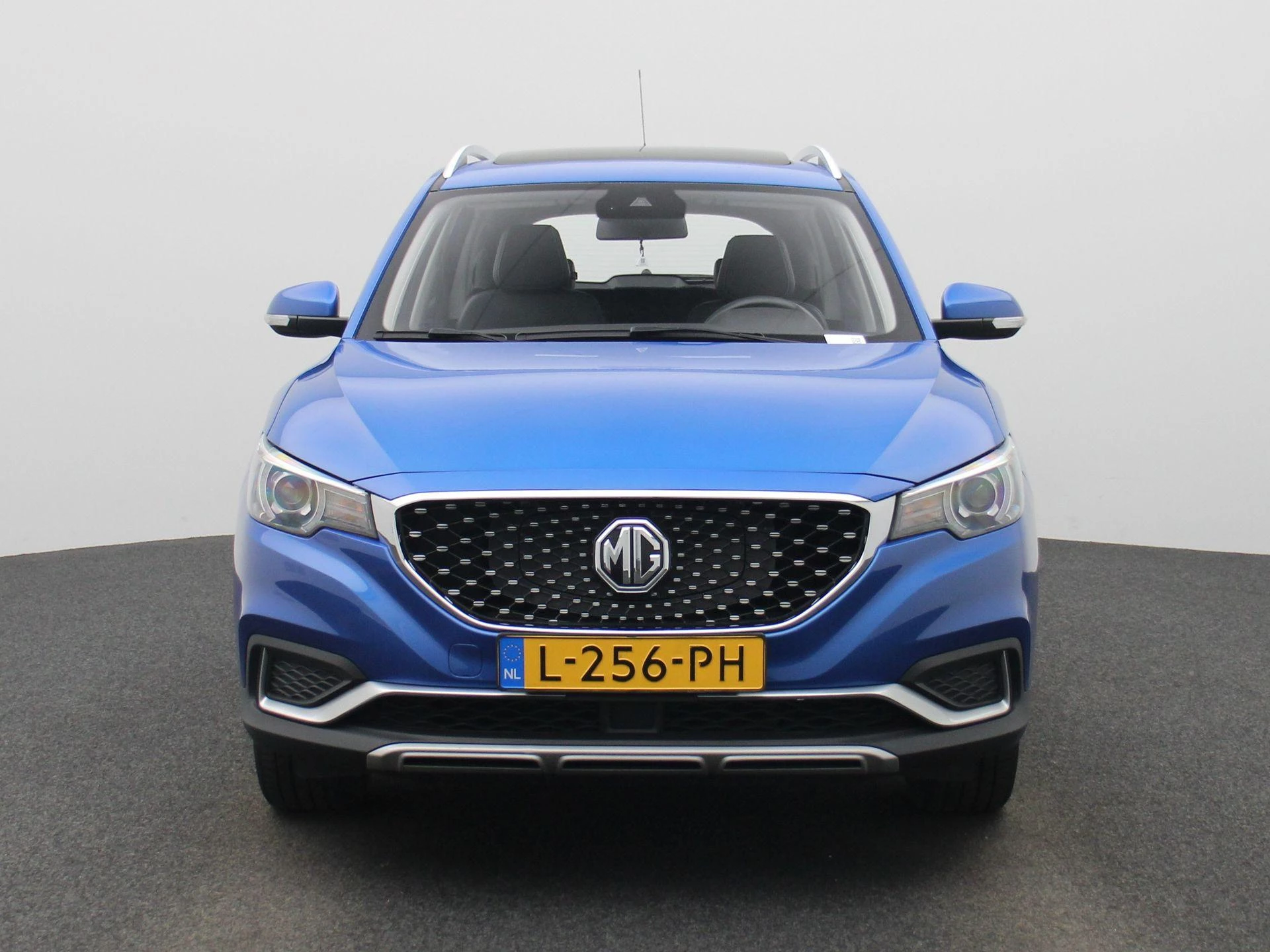MG-ZS EV-image-2