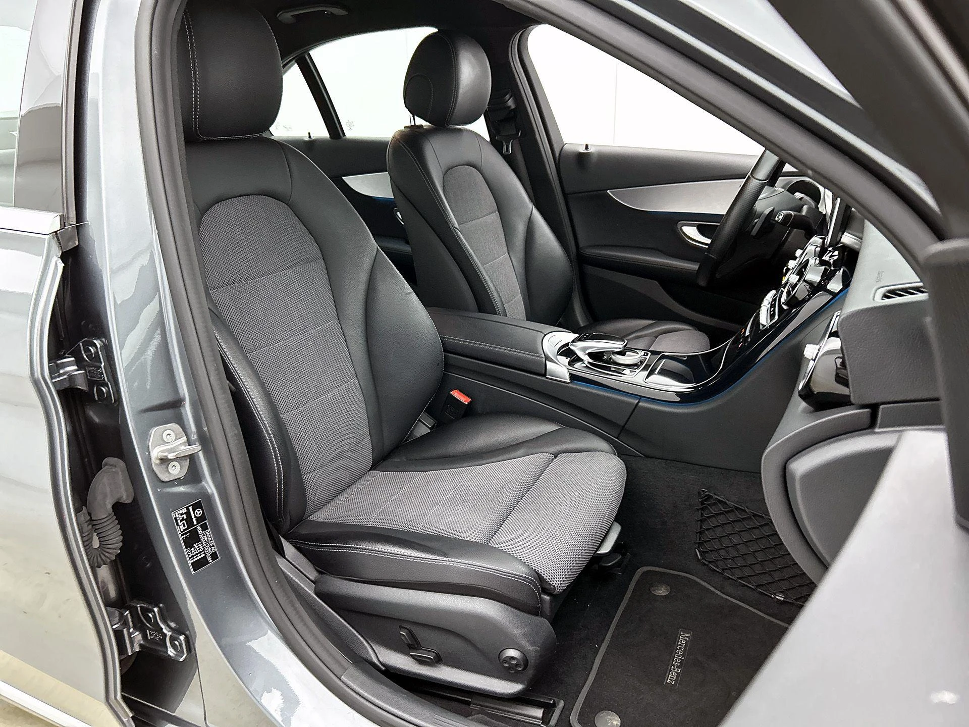 Mercedes-Benz-C-Klasse-image-42