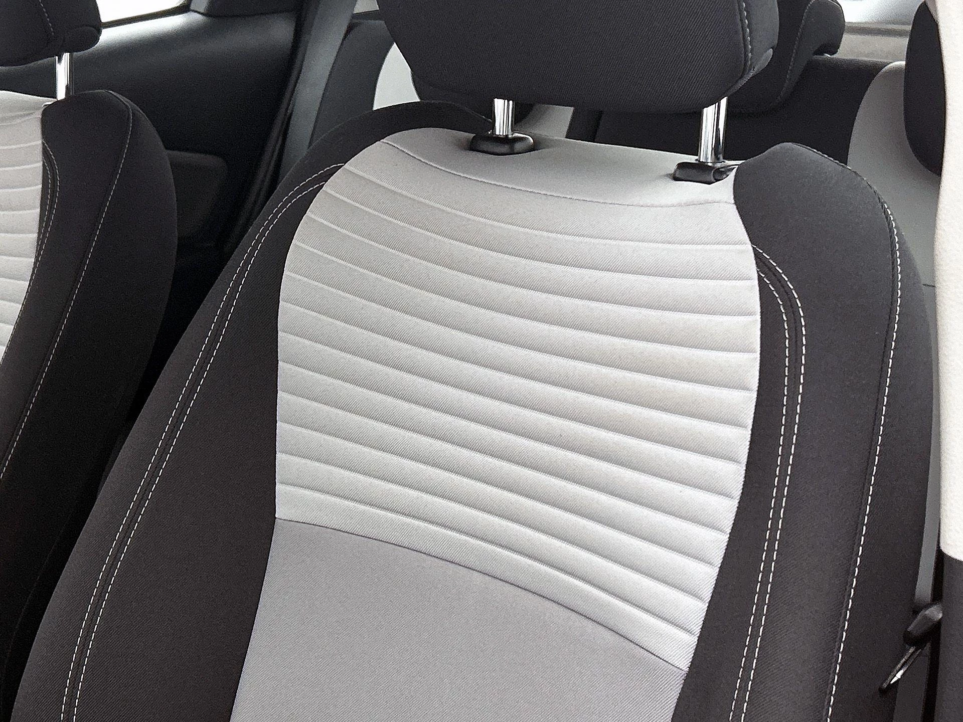 Toyota-Yaris-image-13
