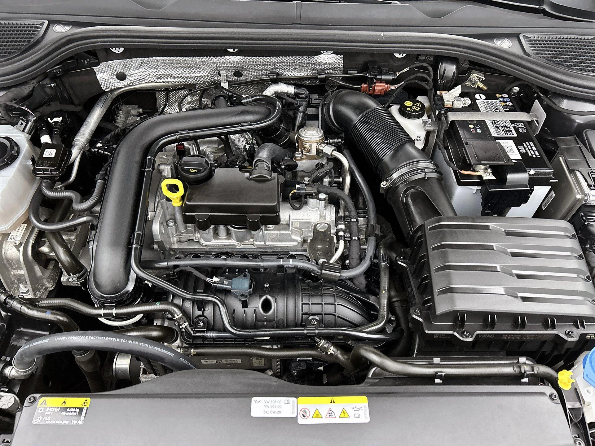 Volkswagen-Golf-image-28