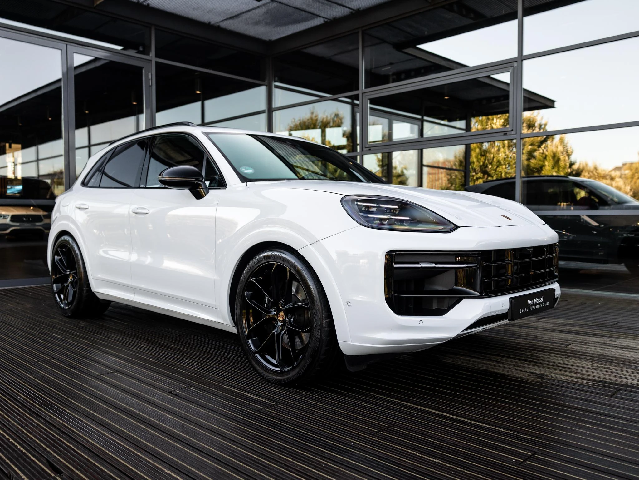 Porsche-Cayenne-image-2