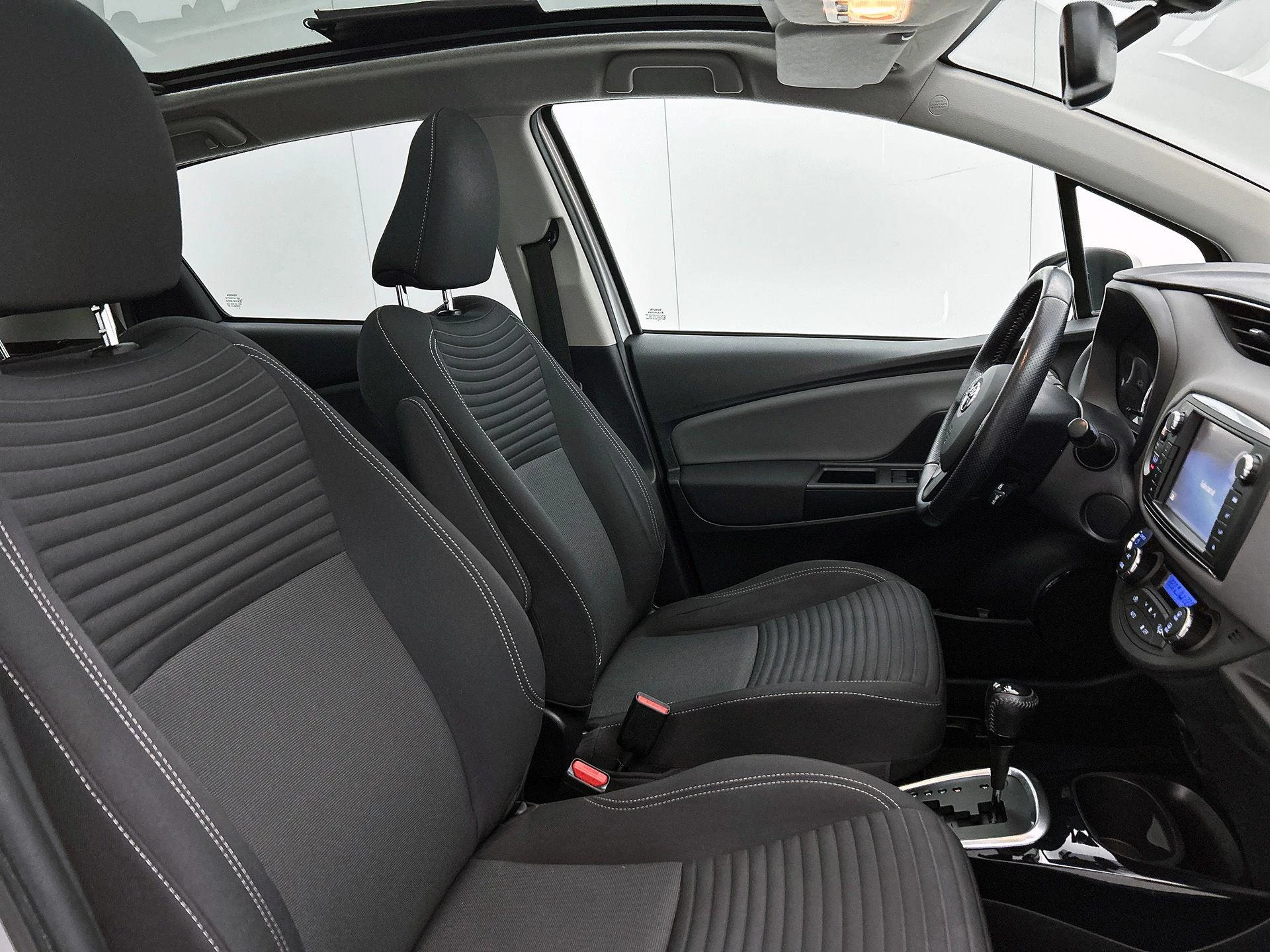 Toyota-Yaris-image-32