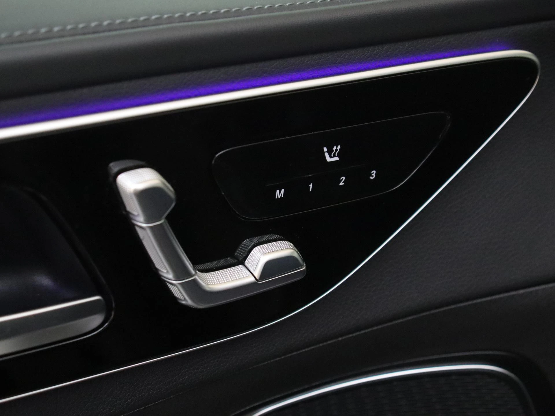 Mercedes-Benz-C-Klasse-image-24
