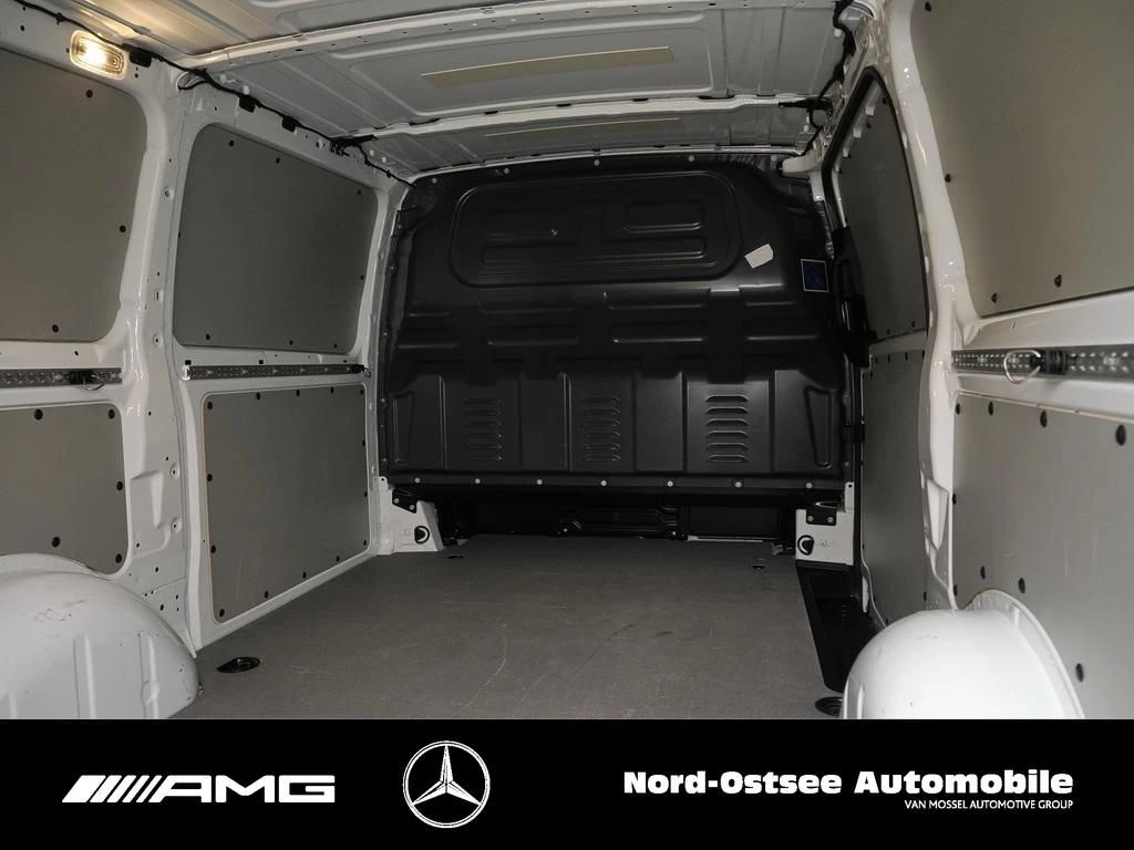 Mercedes-Benz-Vito-image-11