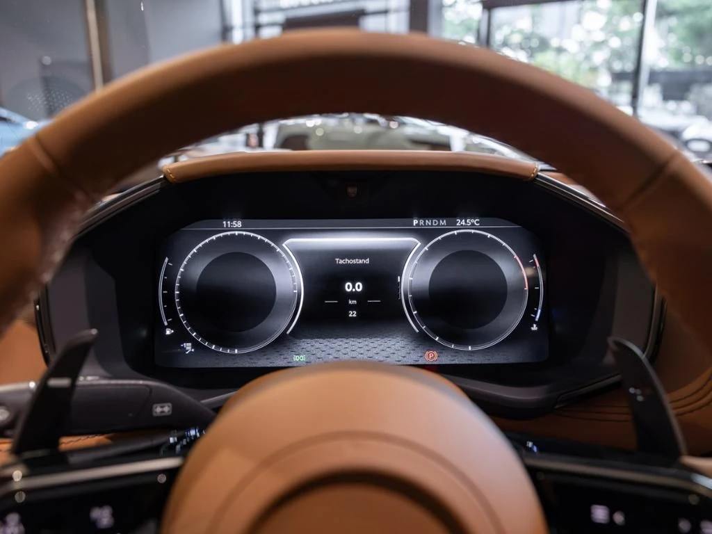 Aston Martin-DBX-image-7