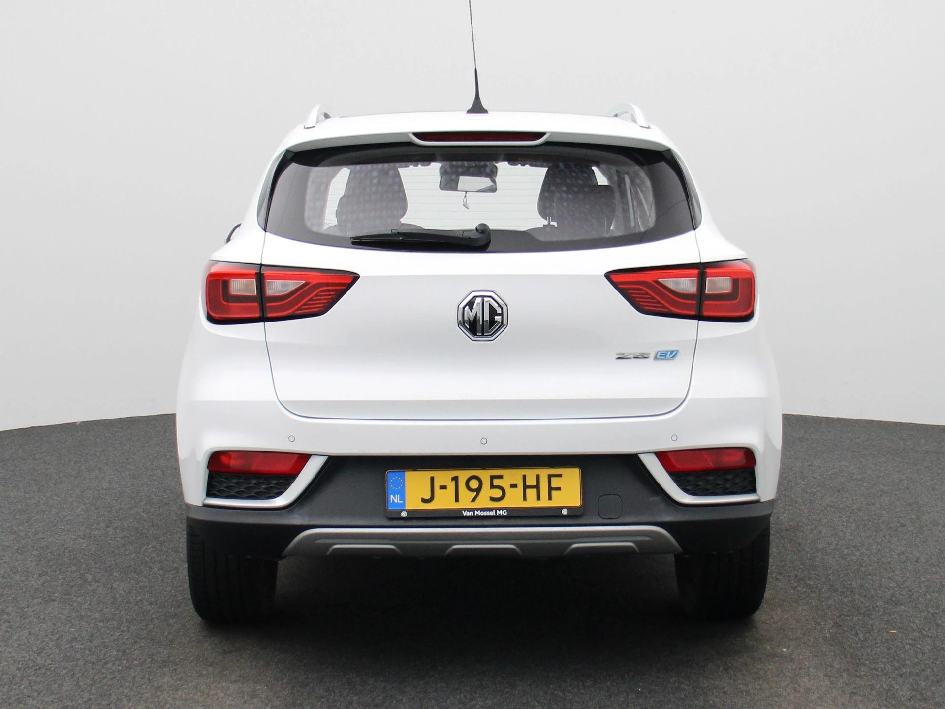 MG-ZS EV-image-4