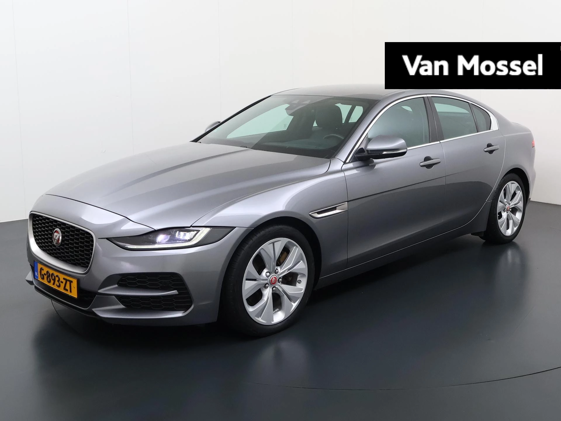 Jaguar-XE-image-0