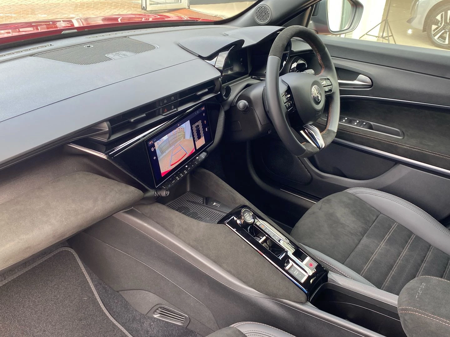 Alfa Romeo Junior 1.2 Turbo Ibrida Intensa 5dr Auto