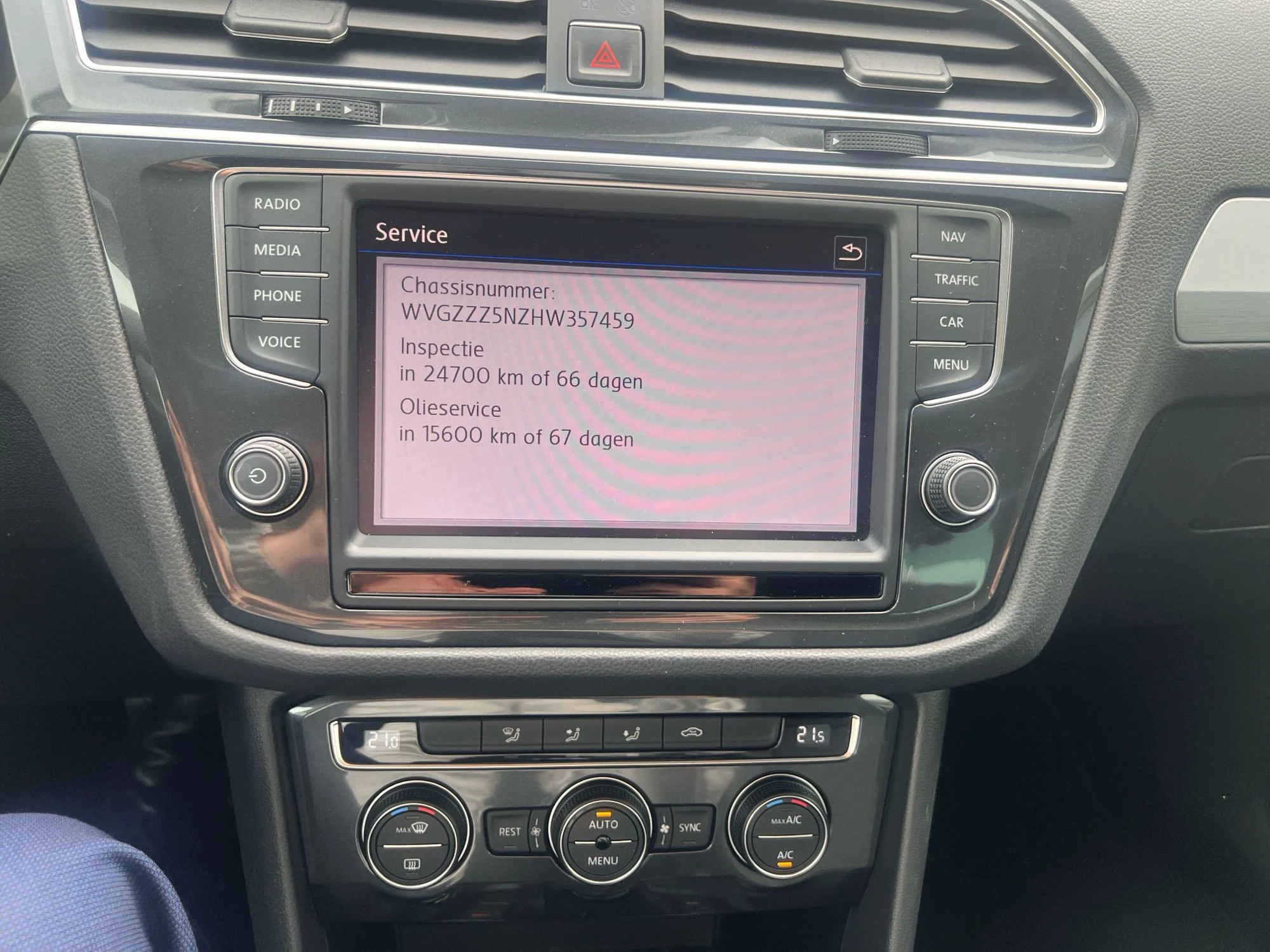 Volkswagen-Tiguan-image-14