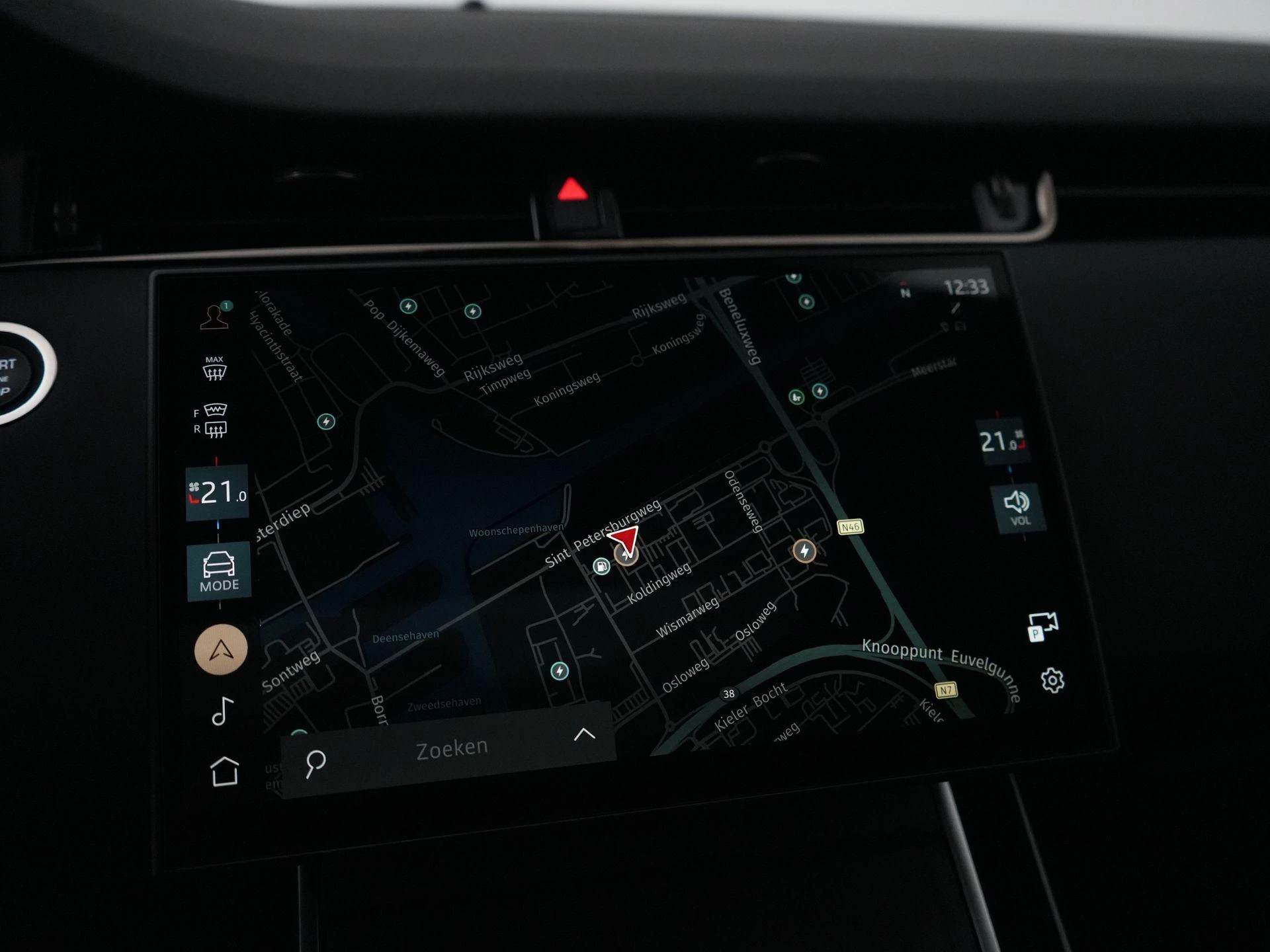 Land Rover-Range Rover Evoque-image-22