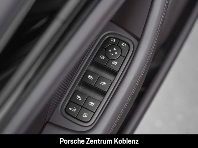 Porsche Panamera 4 E-Hybrid -
