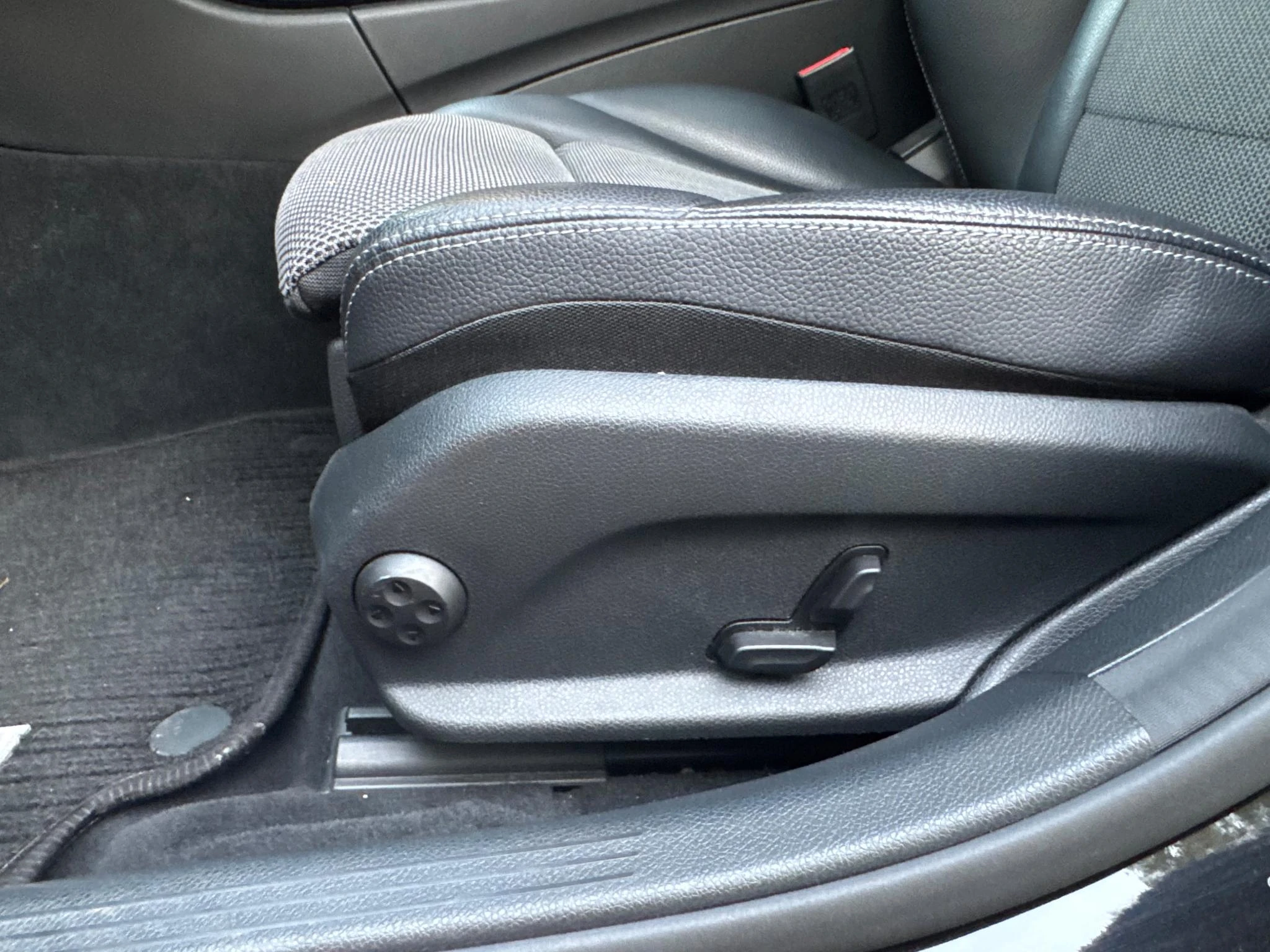 Mercedes-Benz-C-Klasse-image-5