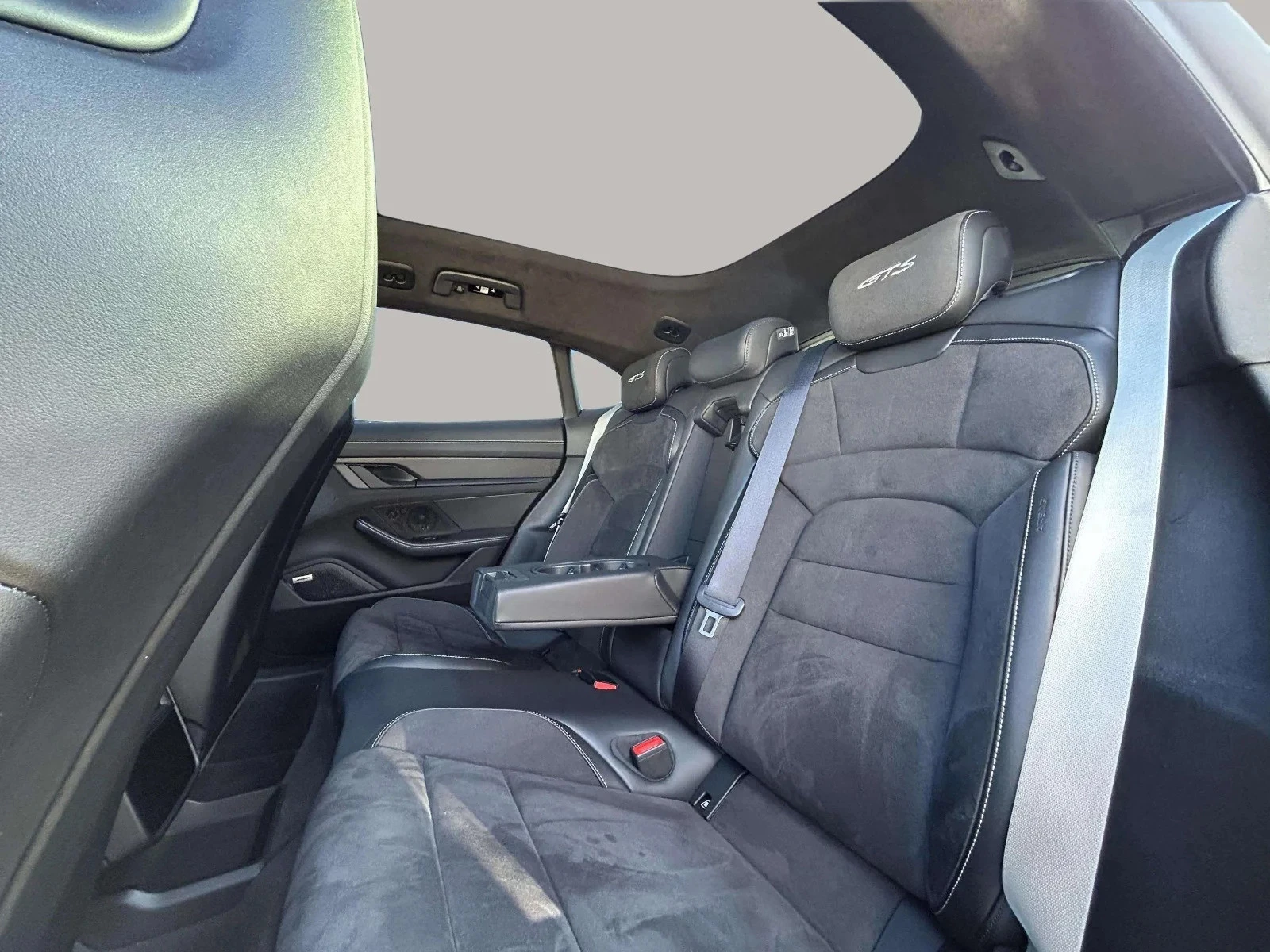 Porsche-Taycan-image-16