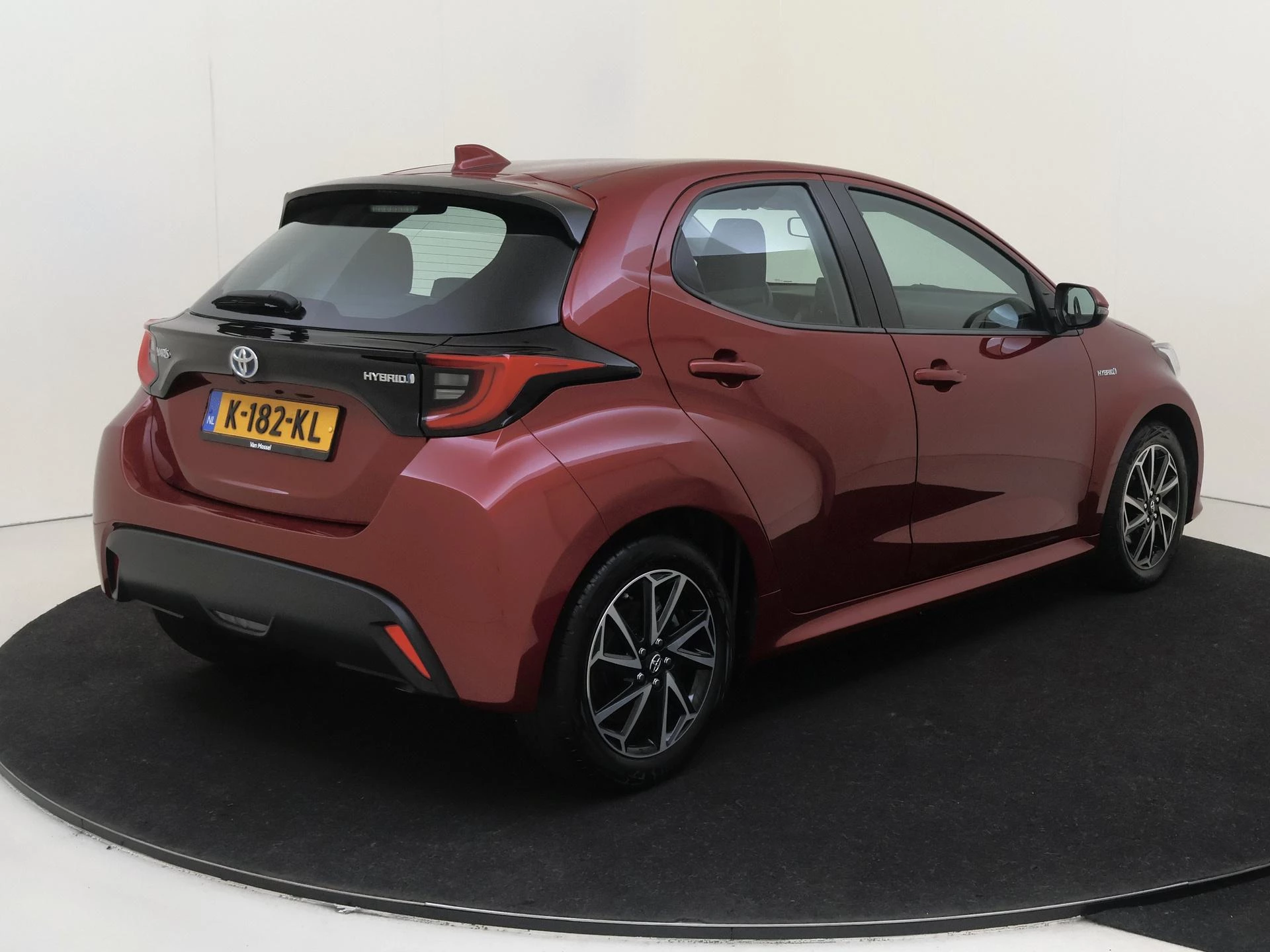 Toyota-Yaris-image-3