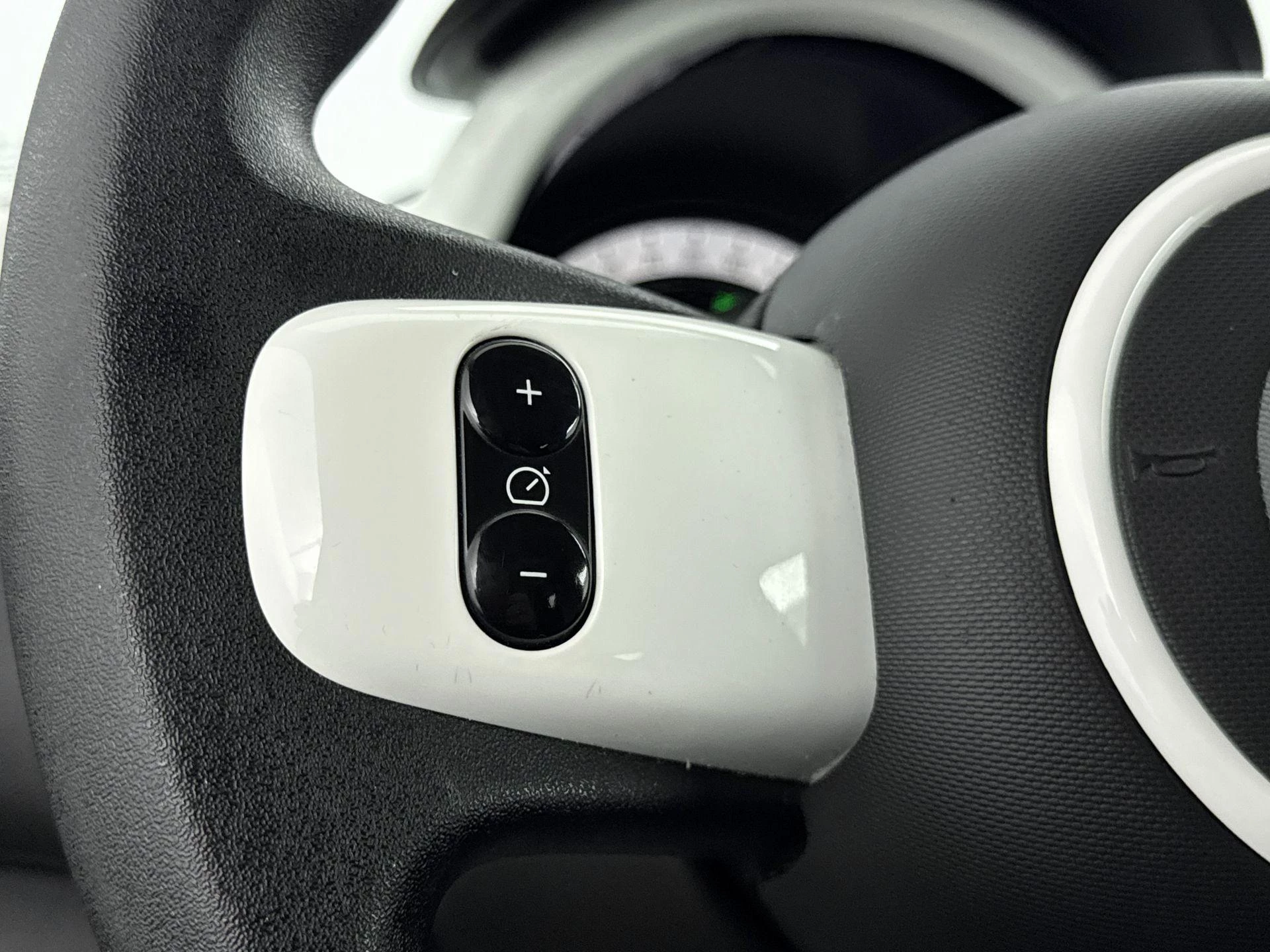 Renault-Twingo-image-8