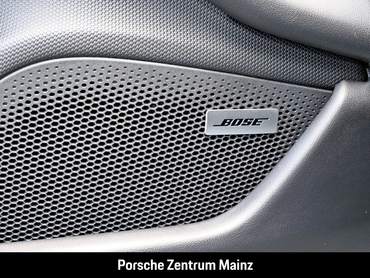 Porsche-Taycan-image-28