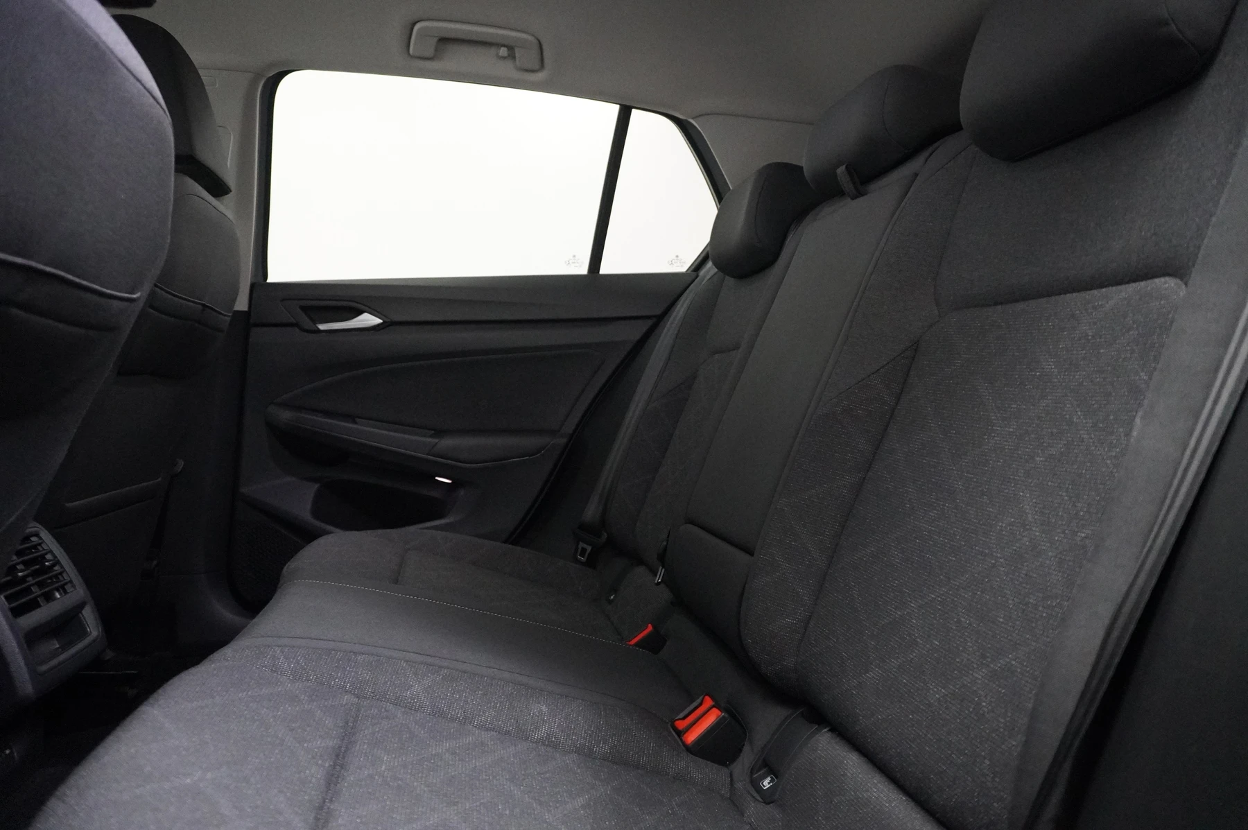 Volkswagen-Golf-image-14