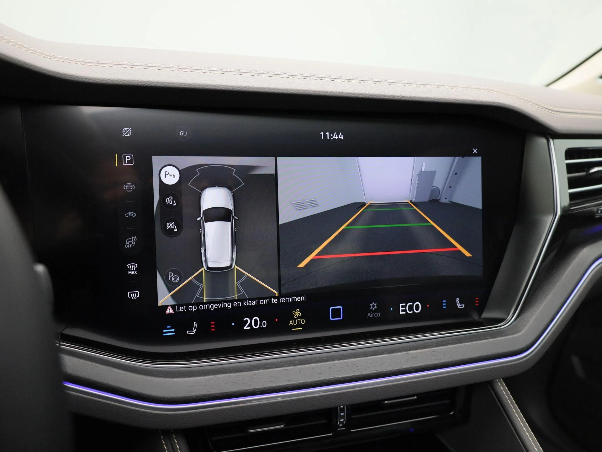 Volkswagen-Touareg-image-16