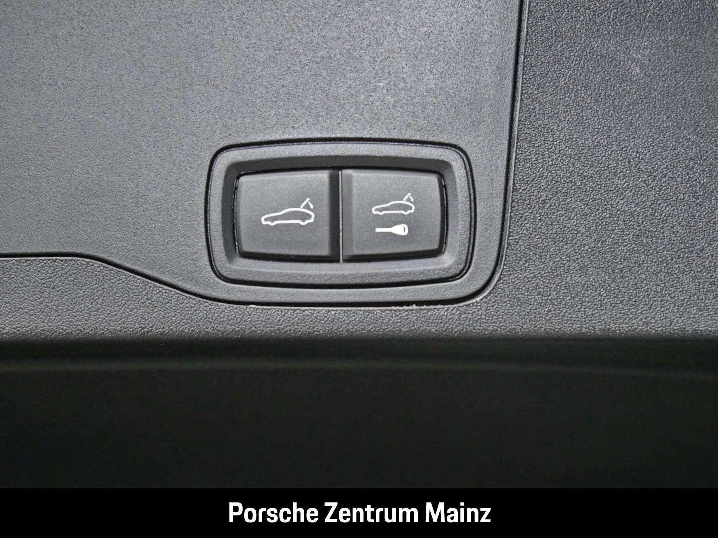 Porsche Taycan Sport Turismo Black Edition NW ZUM HAUSPR black edition