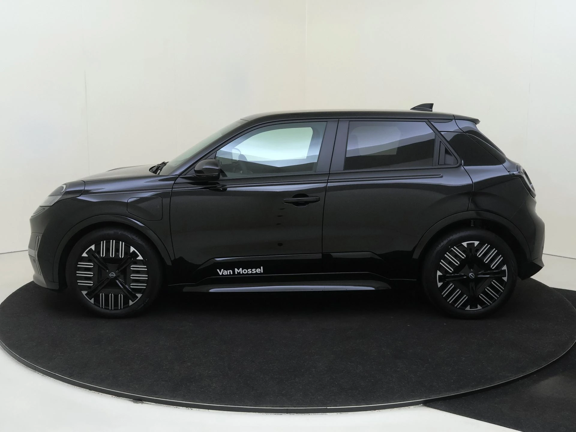 Nissan-Micra-image-7