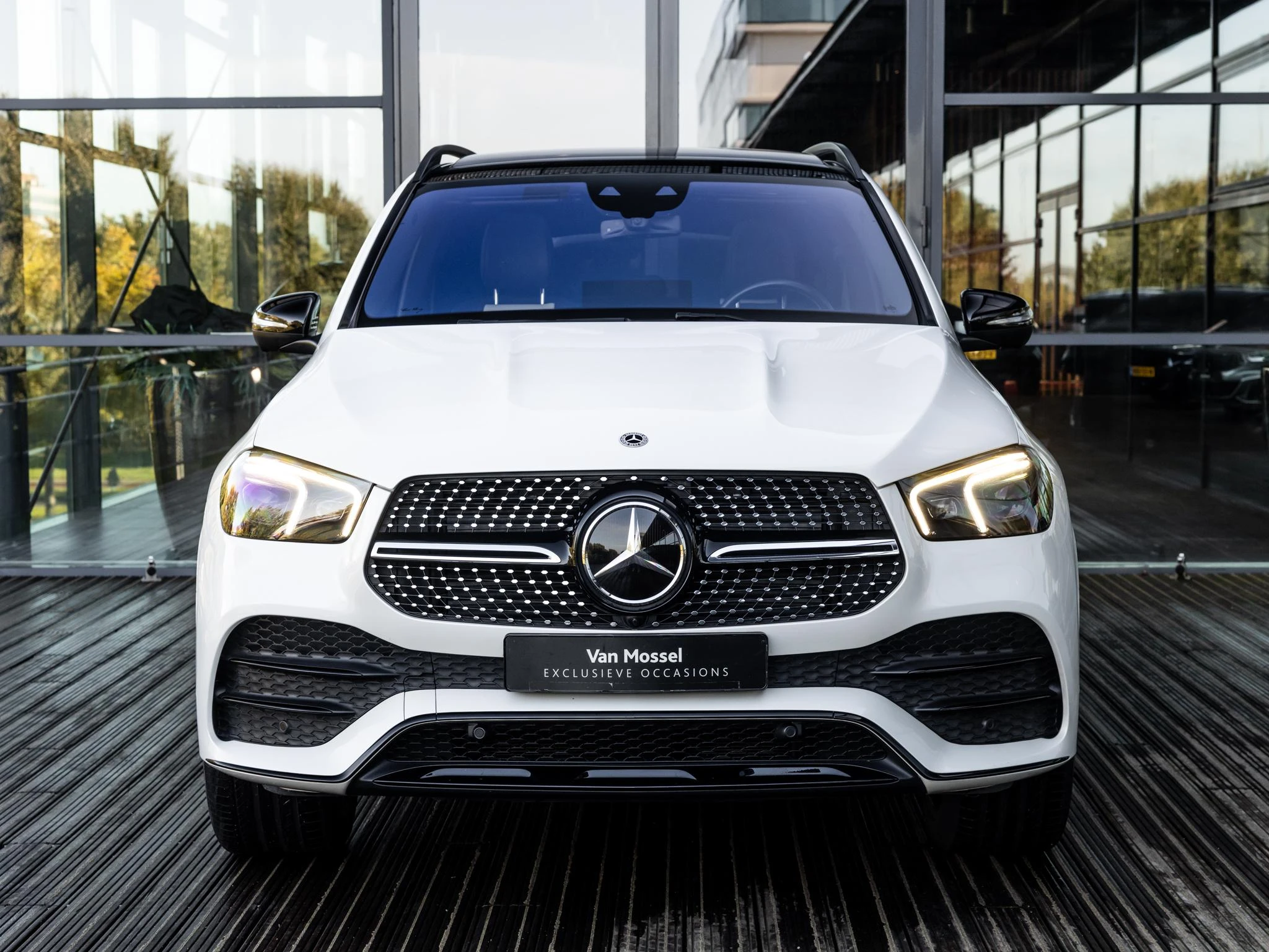 Mercedes-Benz-GLE-image-1