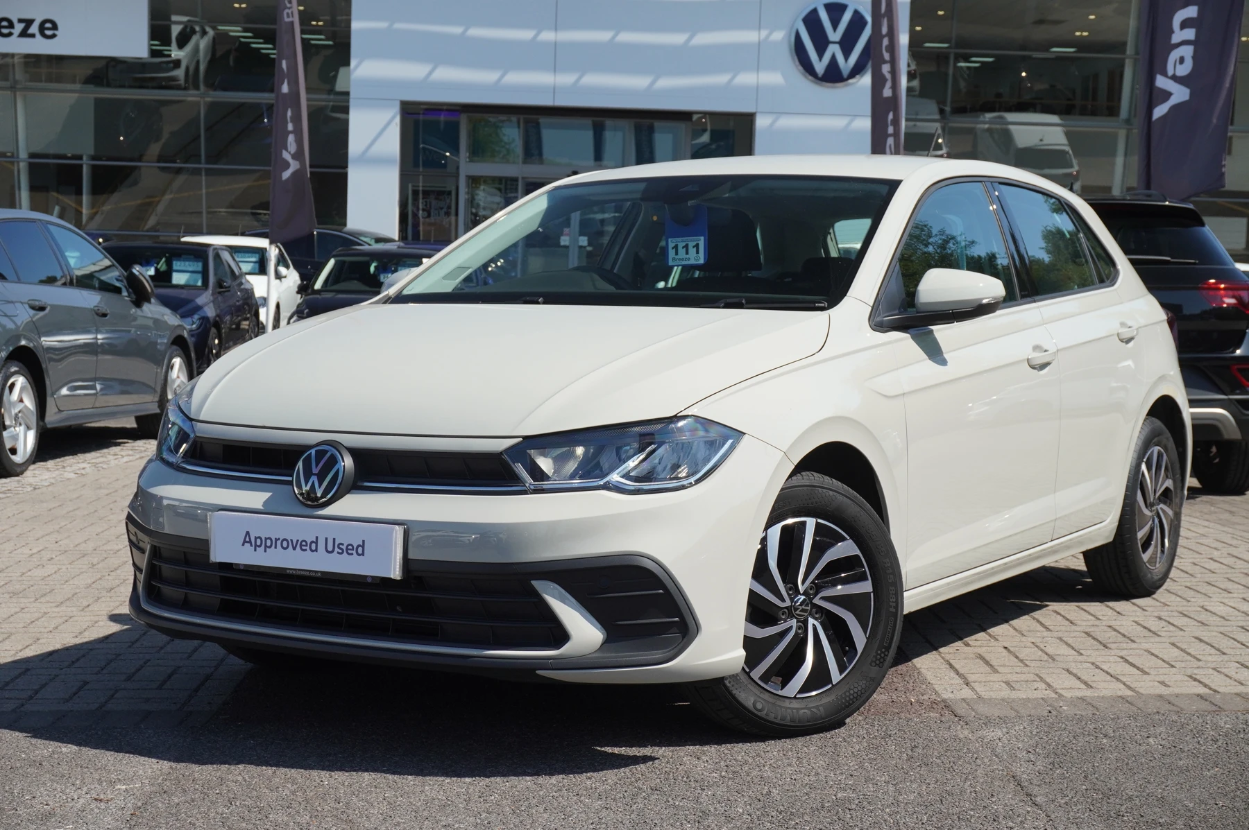 Volkswagen-Polo-image-19