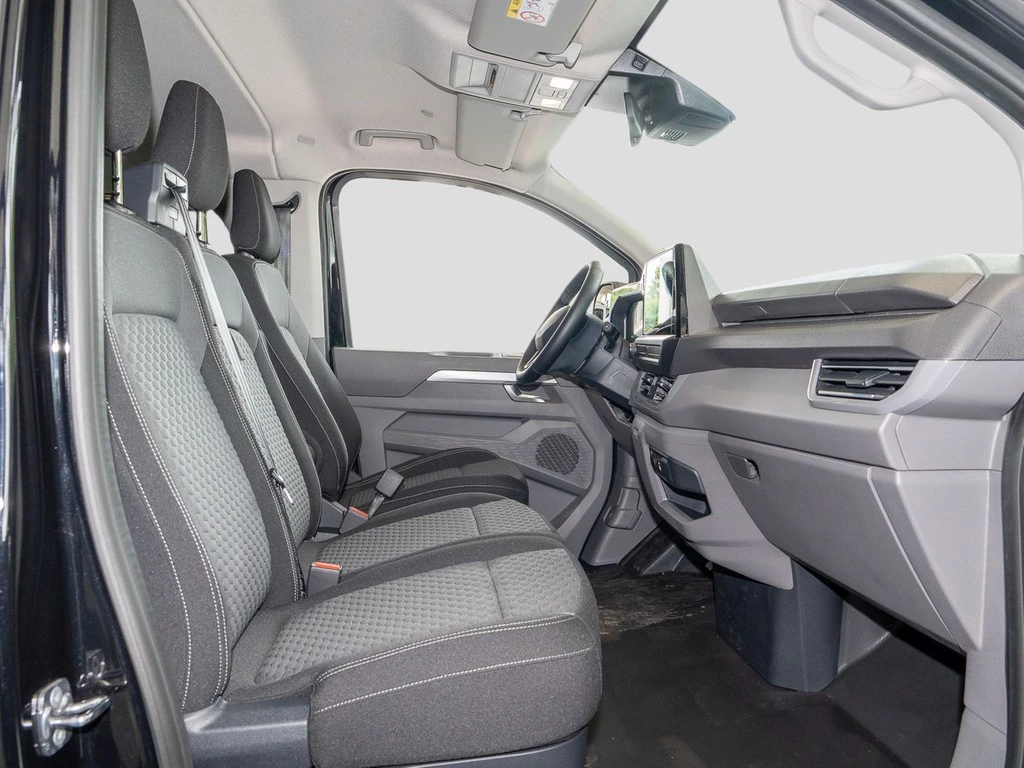 Volkswagen-Transporter-image-6