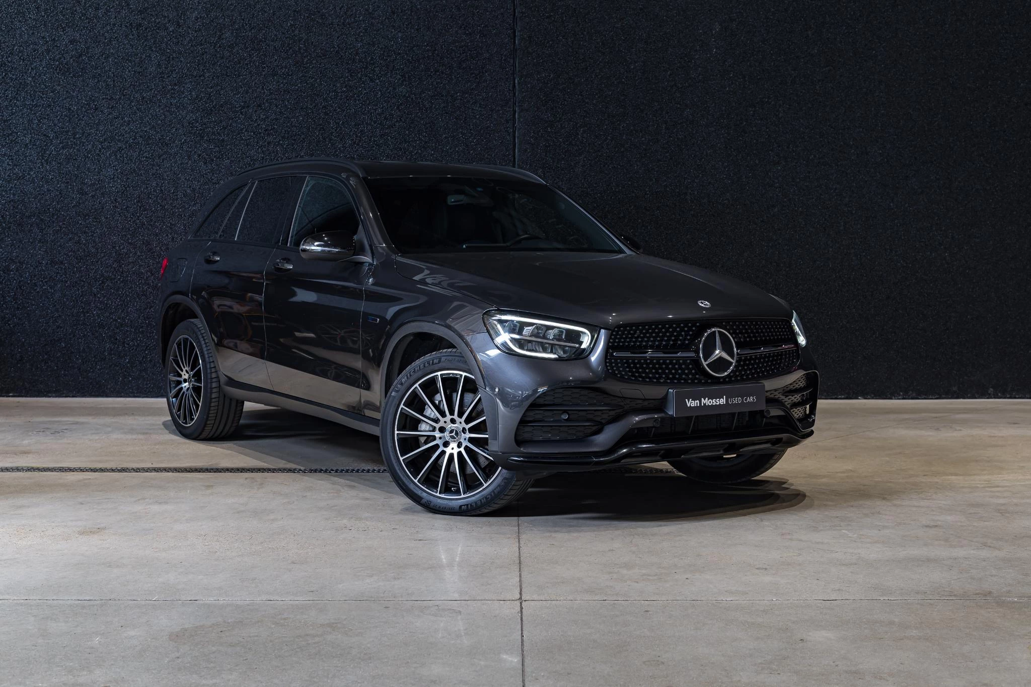 Mercedes-Benz GLC 300d 4MATIC AMG LINE+NIGHTPACK+ILS +NAVI