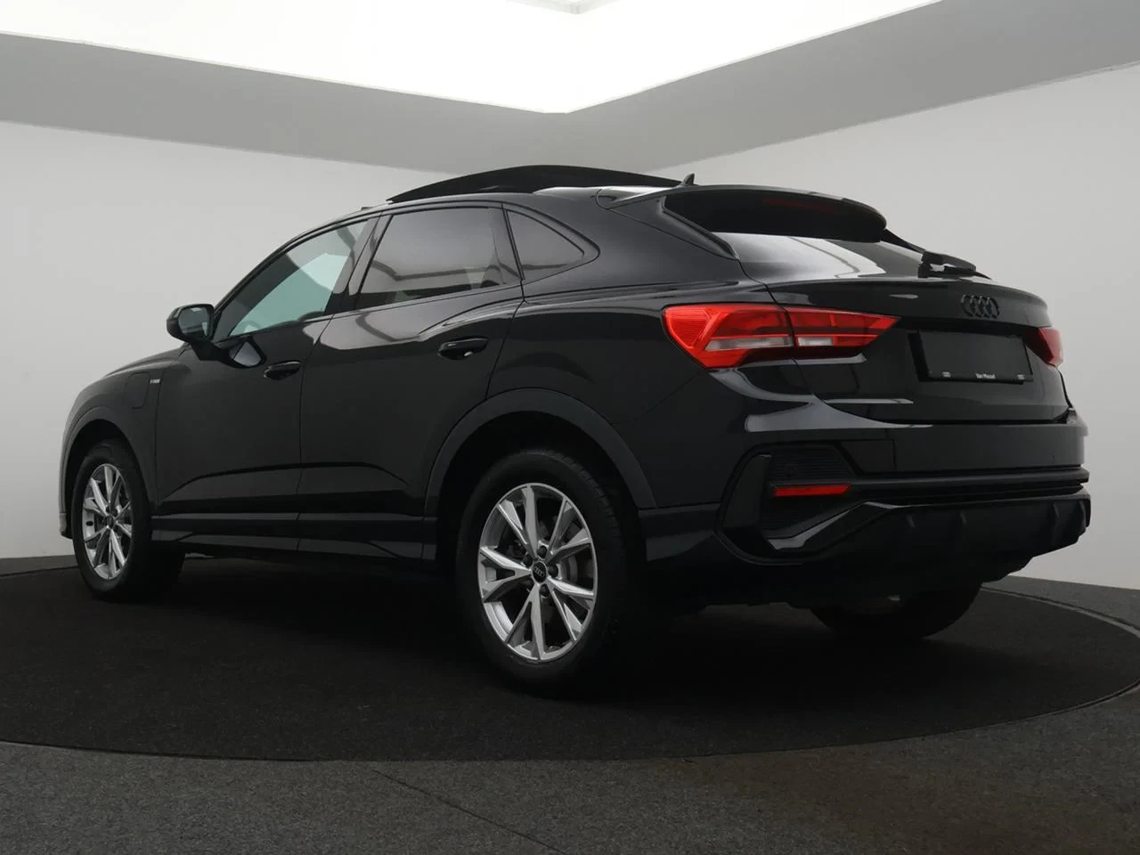 Audi Q3 Sportback PHEV Audi Q3 Sportback S line 45 TFSI e S tronic*245PK*PANO*LEDER*VIRTUAL COCKPIT*ACC*PDC*NAVI*APP-CONNECT