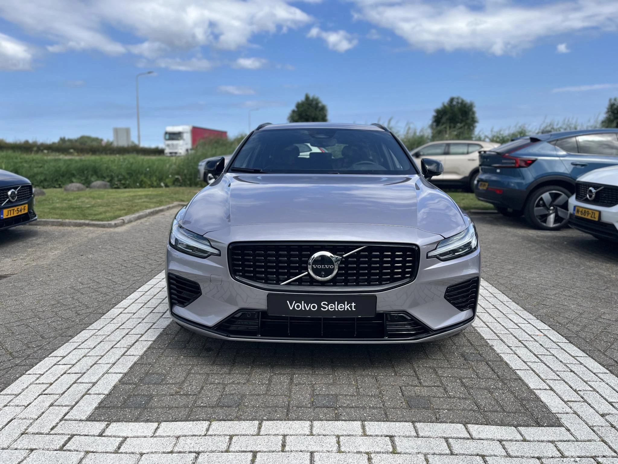 Volvo-V60-image-23