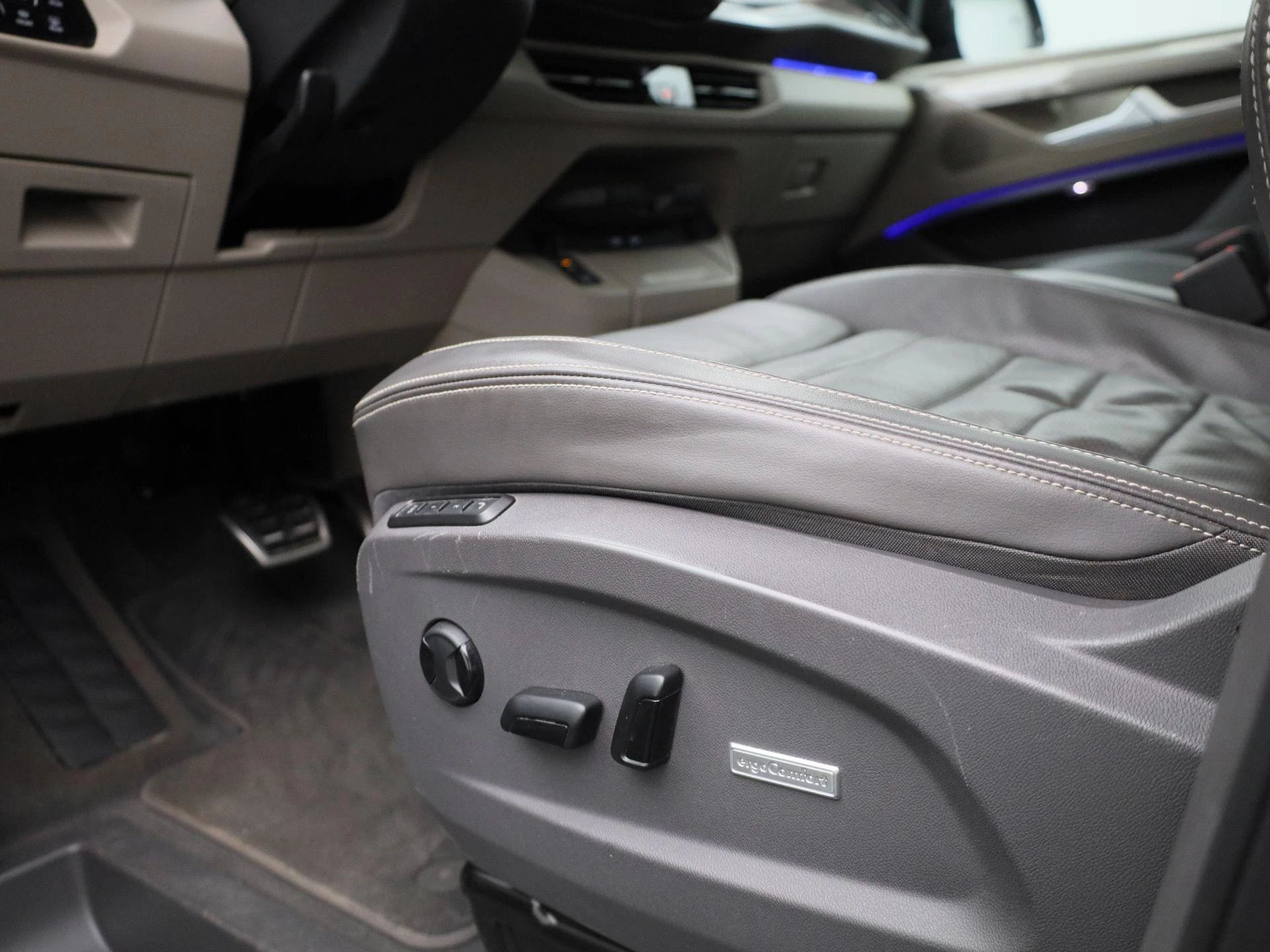 Volkswagen-Multivan-image-34