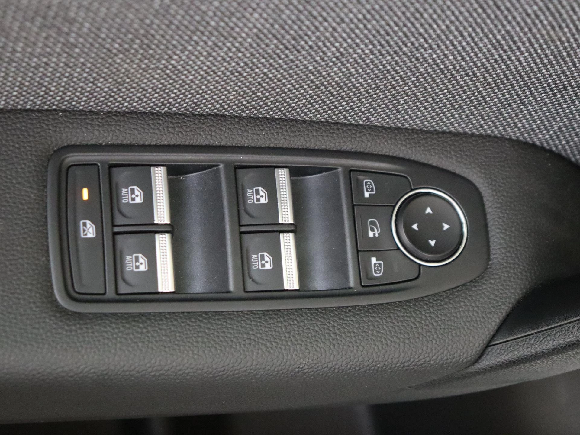 Renault Captur 1.8 E-Tech full hybrid 160 techno