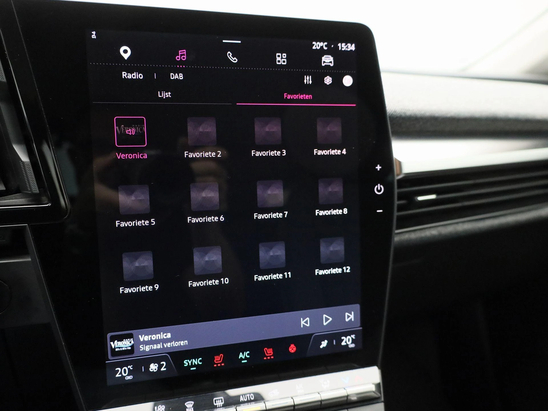 Renault-Megane E-Tech-image-17