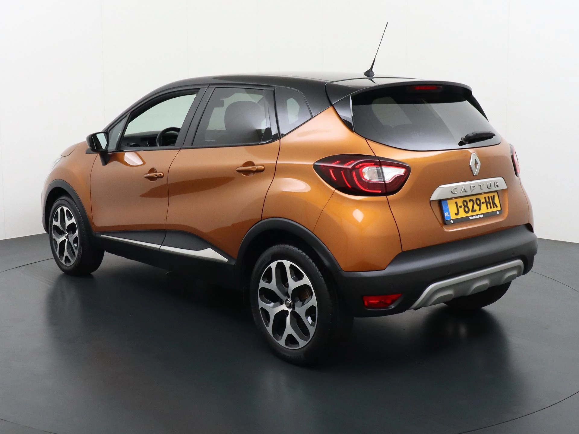 Renault-Captur-image-3