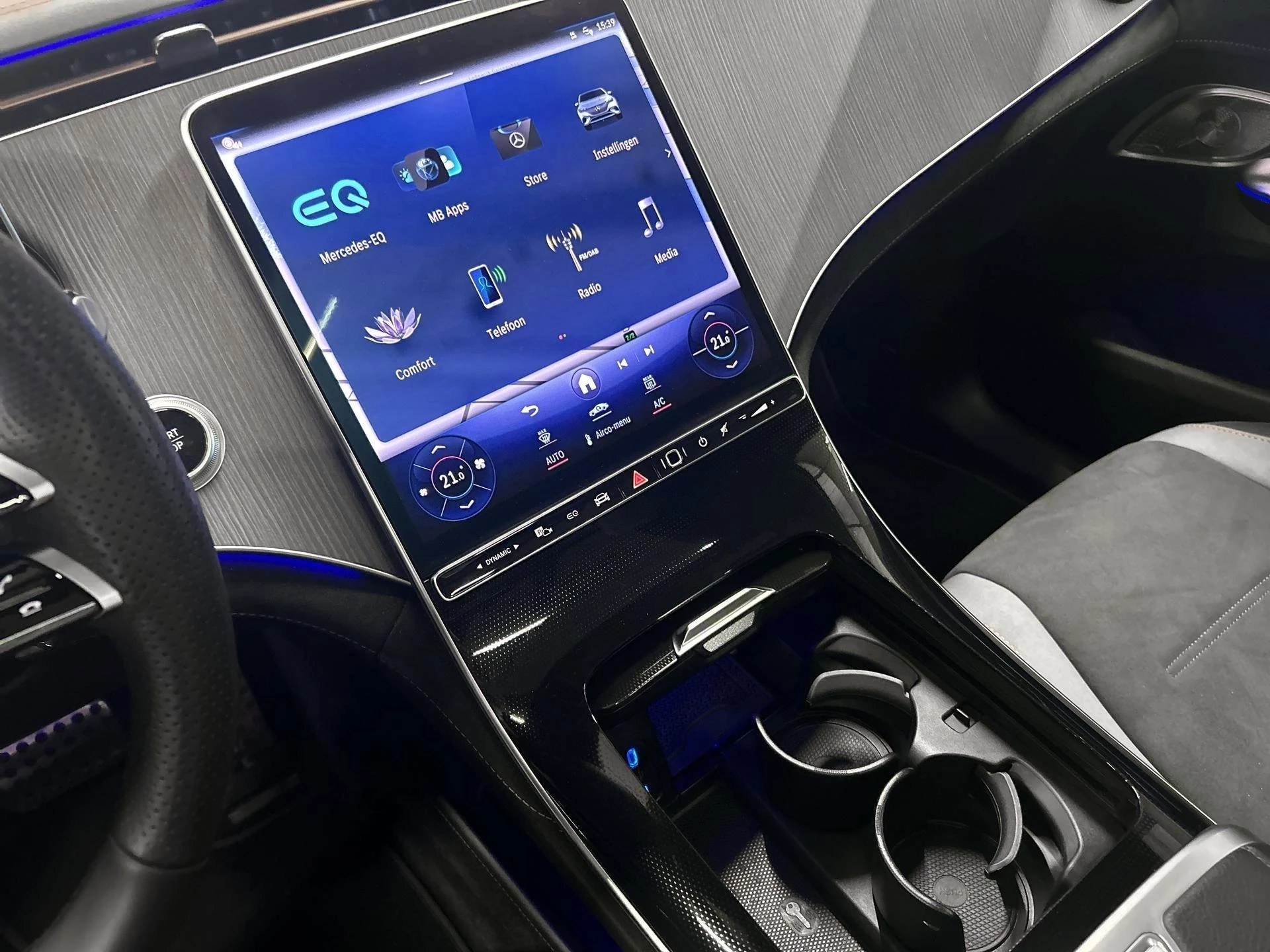 Mercedes-Benz EQE SUV 350 4M AMG Line + PANORAMISCH DAK + TREKHAAK + BURMESTER +