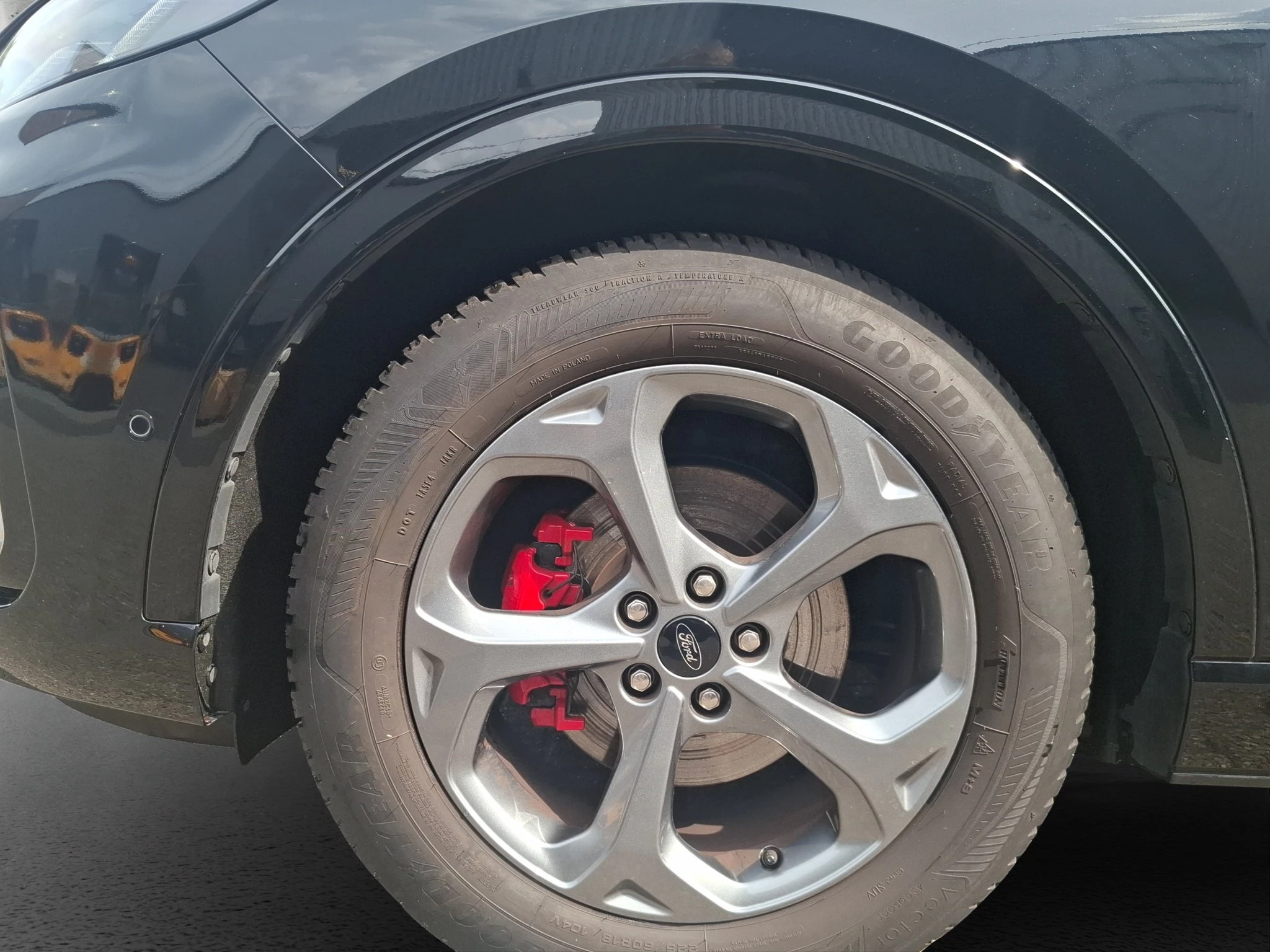 Ford Kuga ST-Line X Aut.*PANO*AHK*360GRAD*LED-MATRIX*NAVI*GRA*WINTER-PKT..