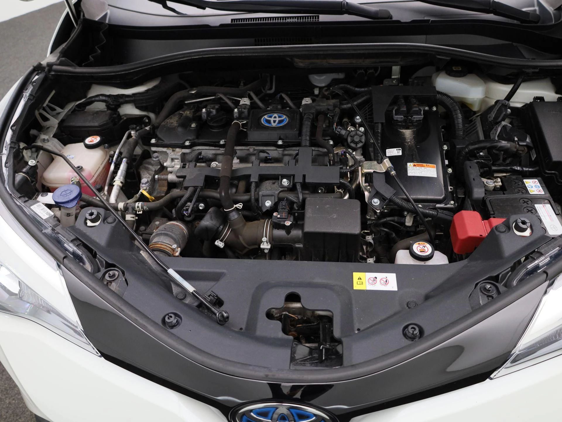 Toyota-C-HR-image-28