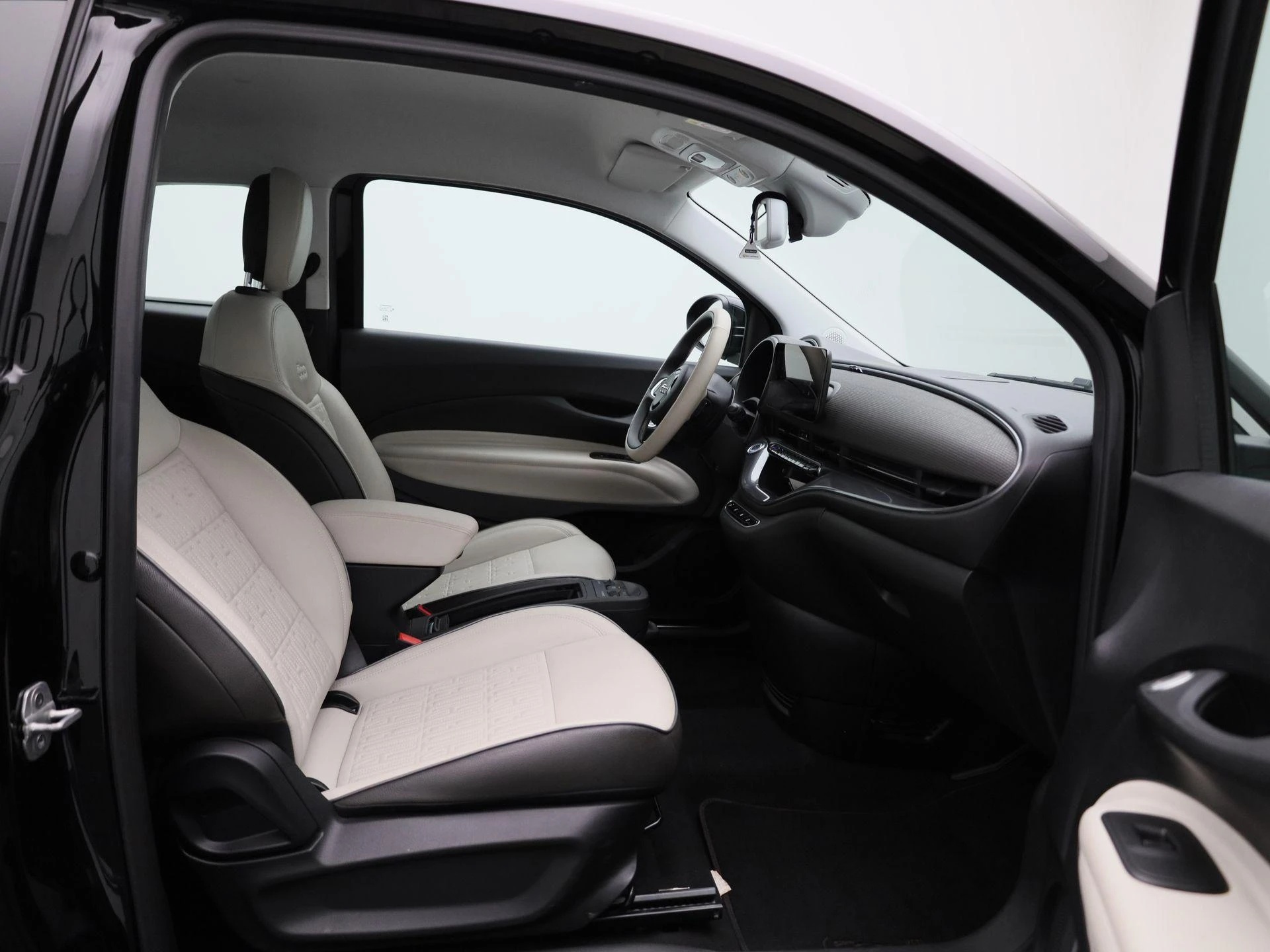 Fiat-500e-image-34