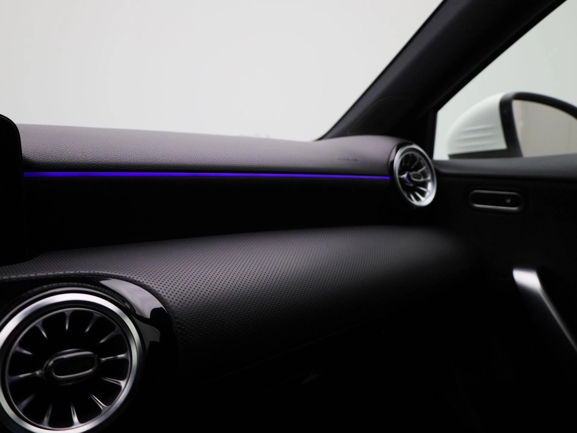 Mercedes-Benz-A-Klasse-image-21