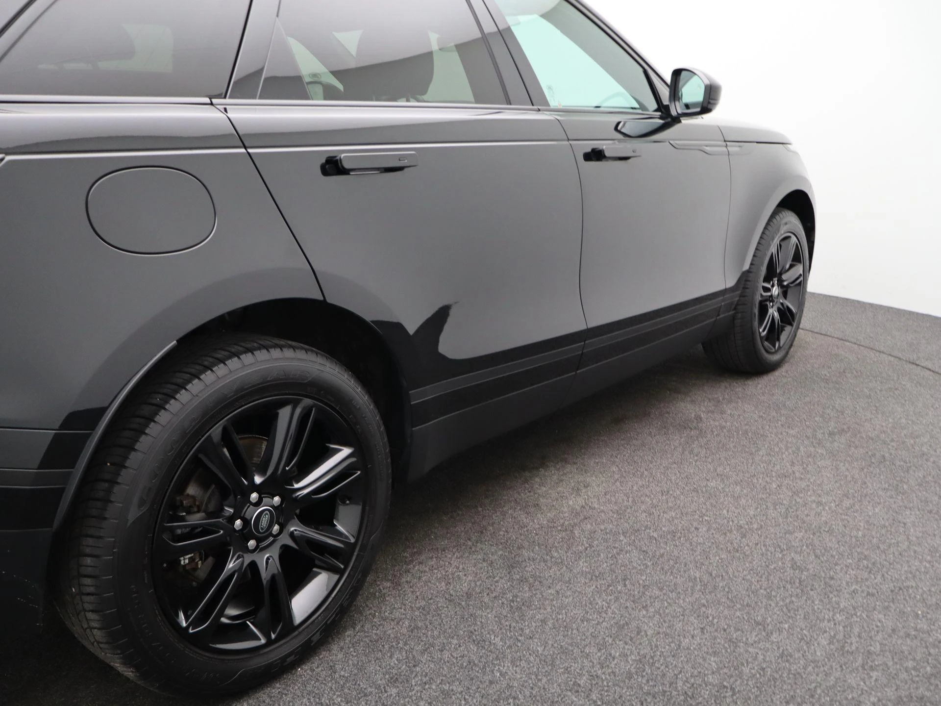 Land Rover-Range Rover Velar-image-43