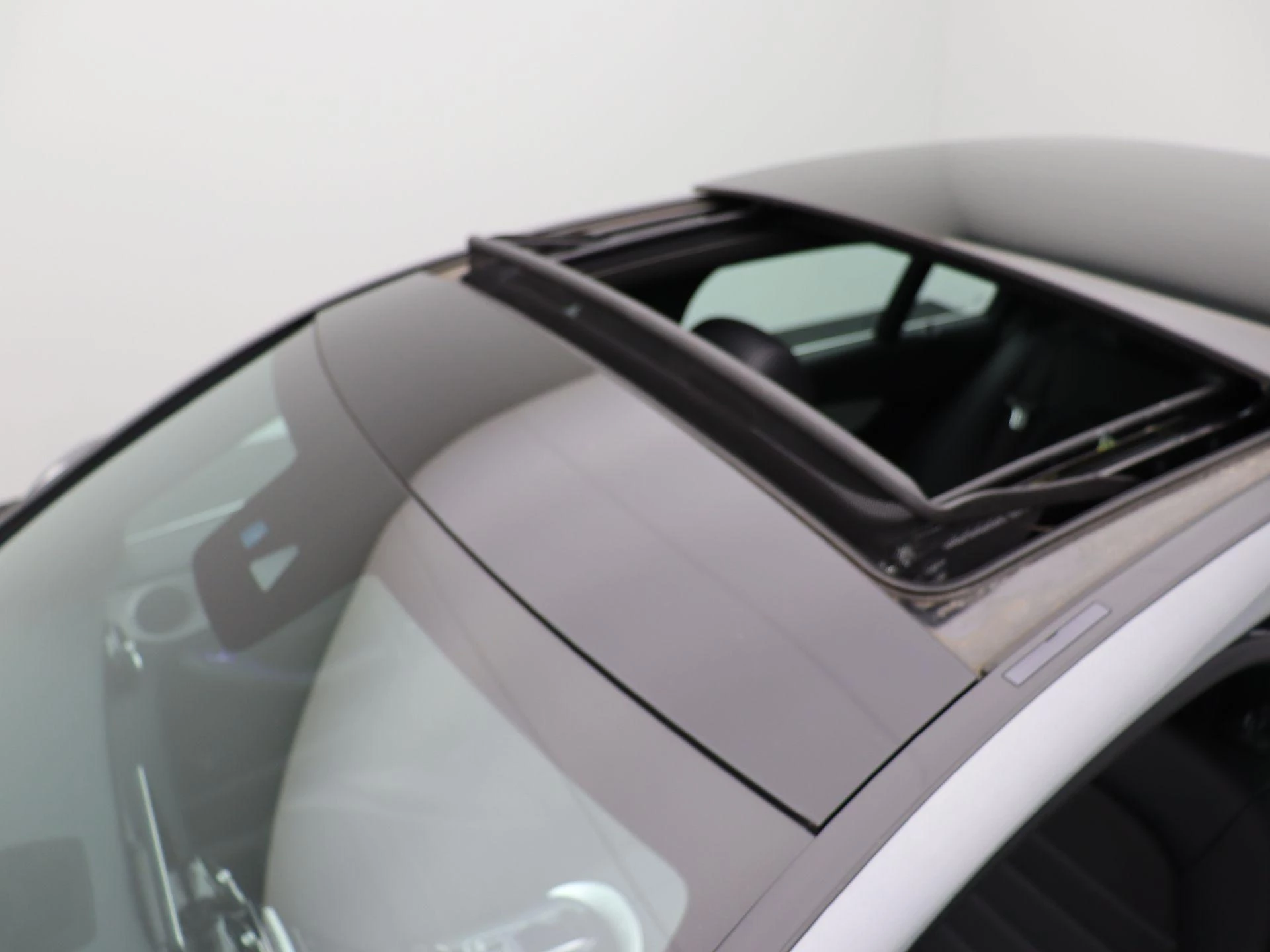 Mercedes-Benz C-Klasse 200 AMG LINE BERLINE + CARPLAY + PANORAMISCH DAK + MULTIBEAM LED +