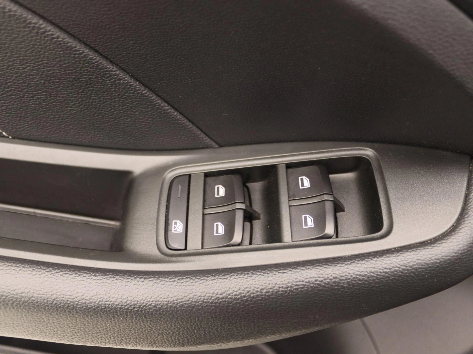 MG-ZS EV-image-21