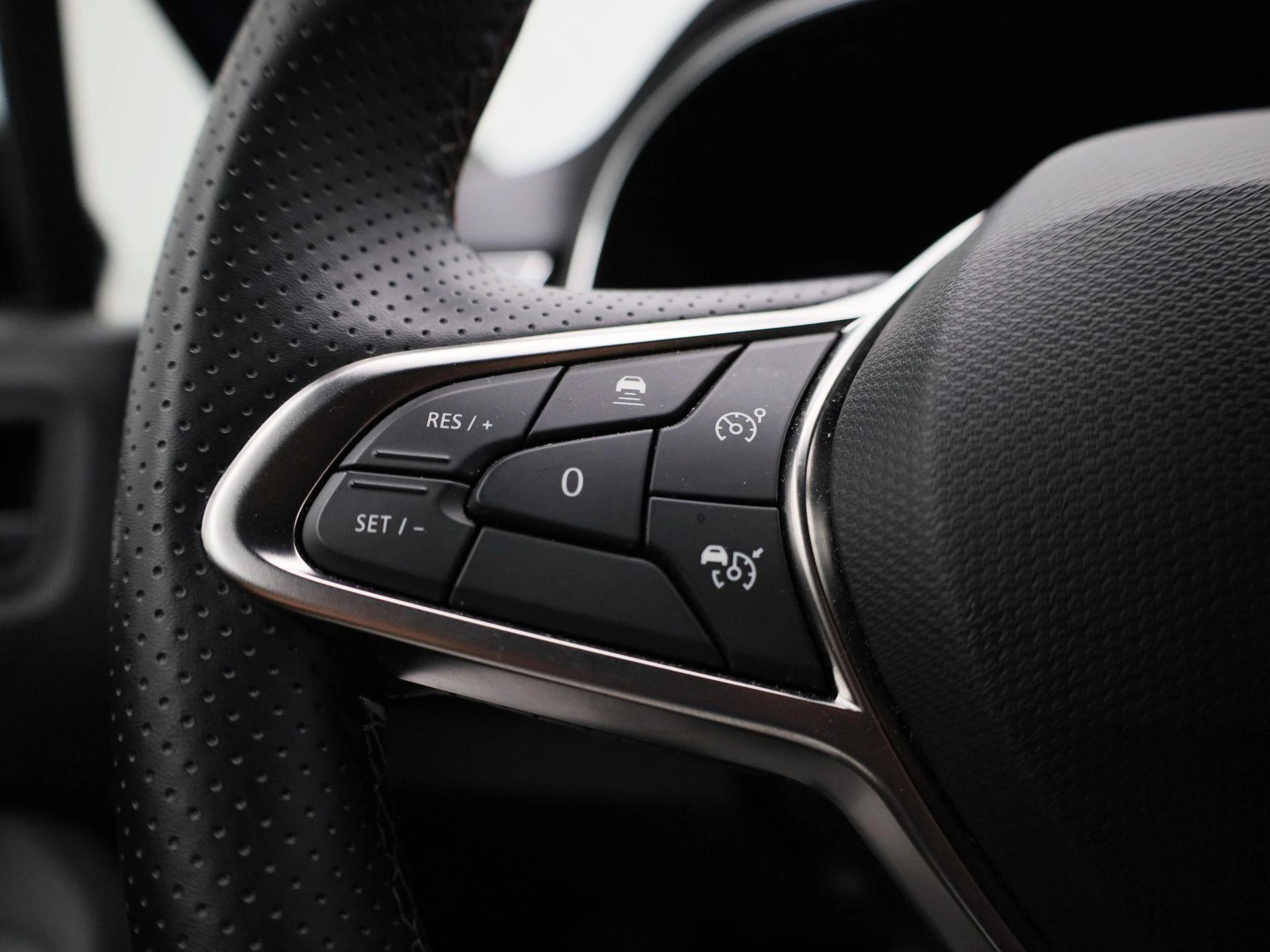 Renault-Clio-image-17